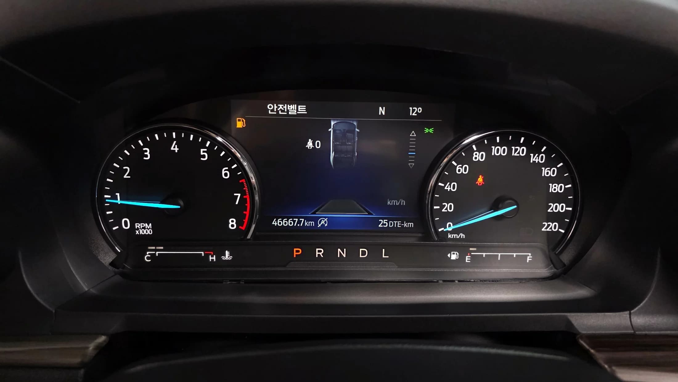 Ford EXPLORER 2.3 LimIted 4WD, 2021 г. 46693 км. — фото 8