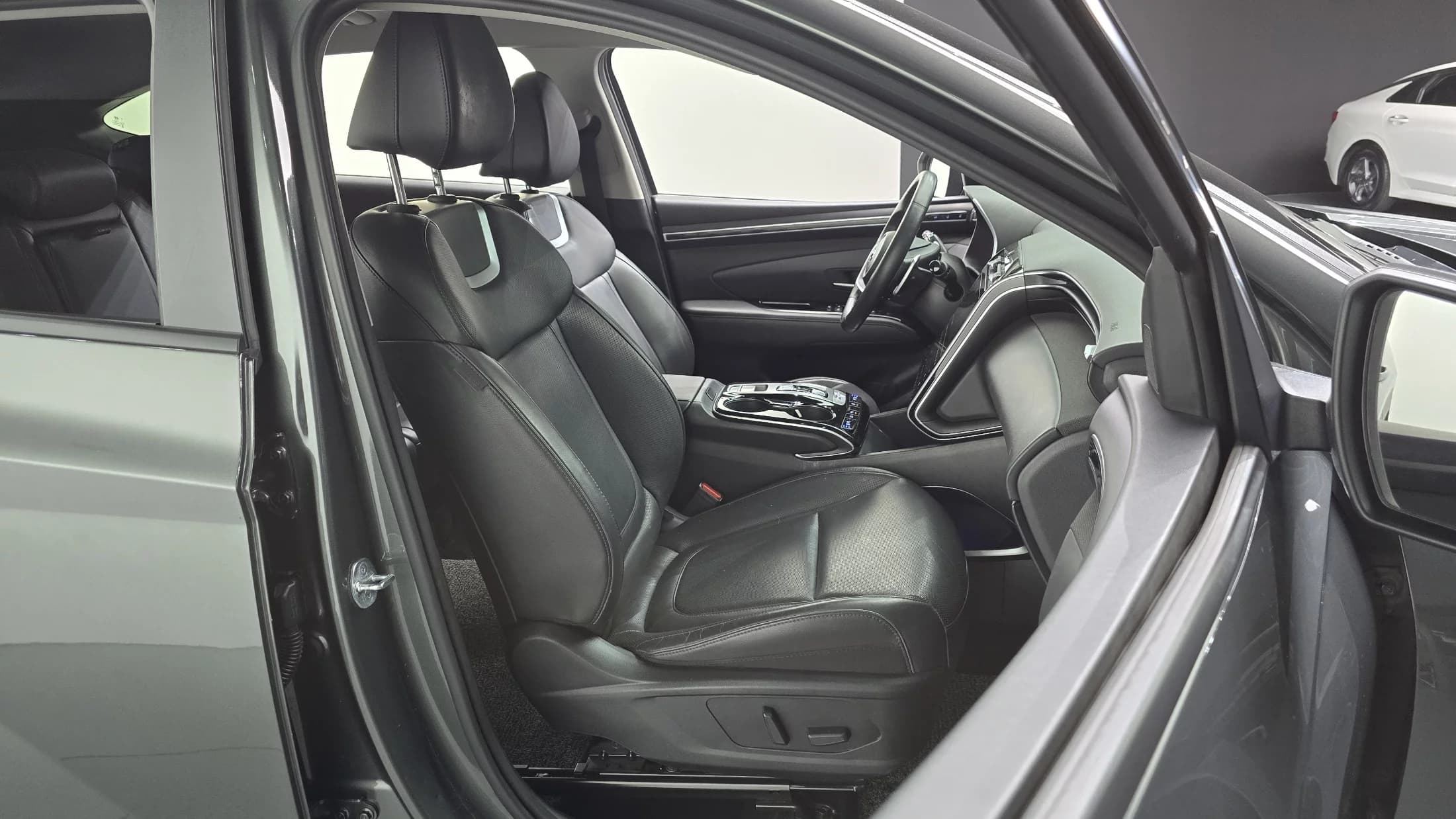 Hyundai Tucson Gasoline 1.6 Turbo 2WD Premium, 2023 г. 81130 км. — фото 12