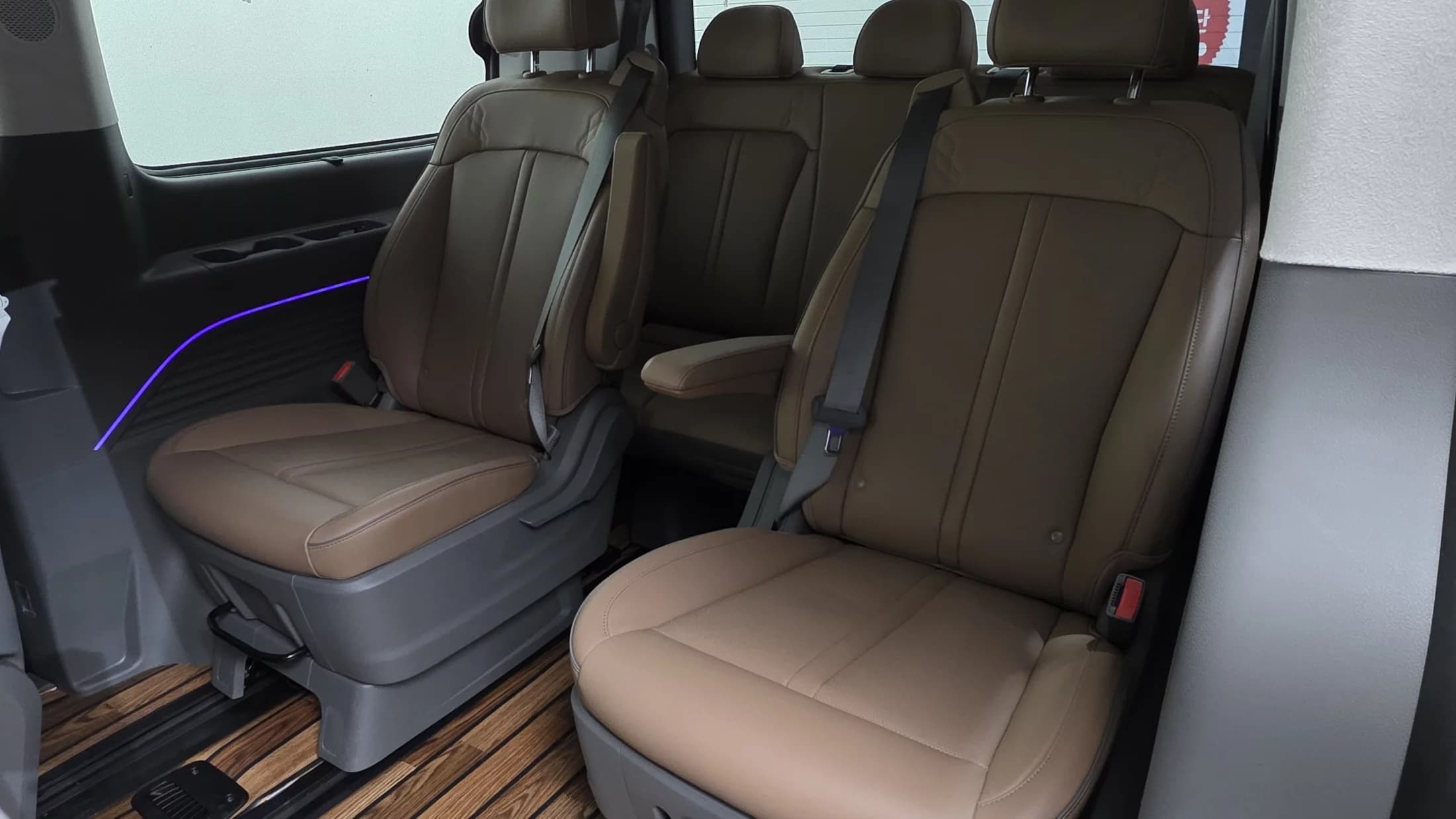 Hyundai Staria 4WD Lounge 9-Seater Inspiration, 2025 г. 4983 км. — фото 17
