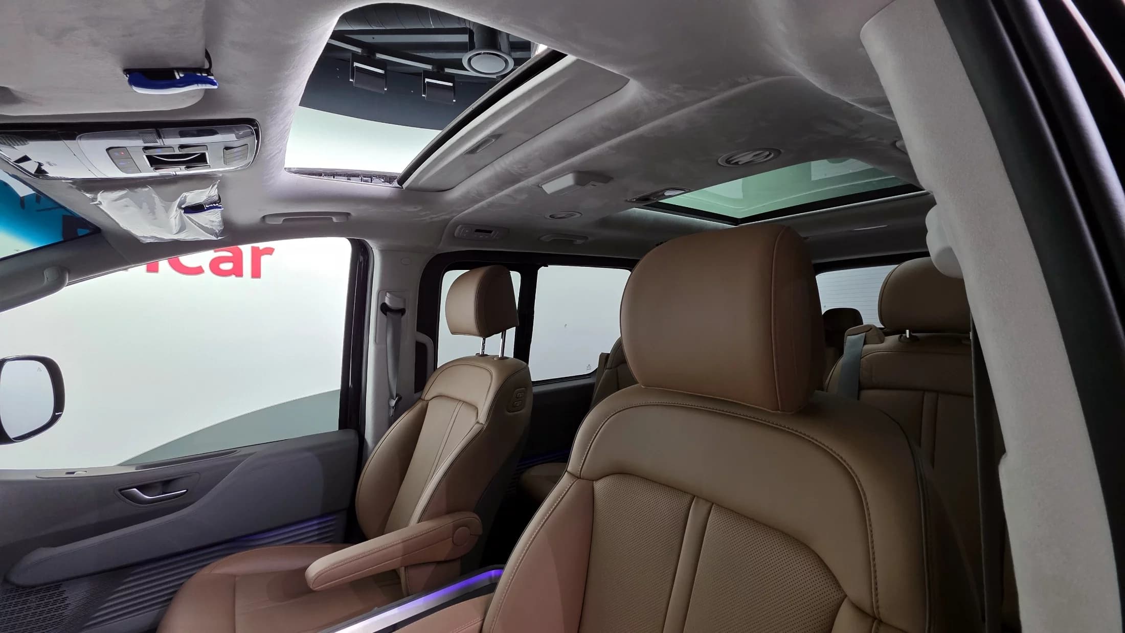 Hyundai Staria 4WD Lounge 9-Seater Inspiration, 2025 г. 4983 км. — фото 19
