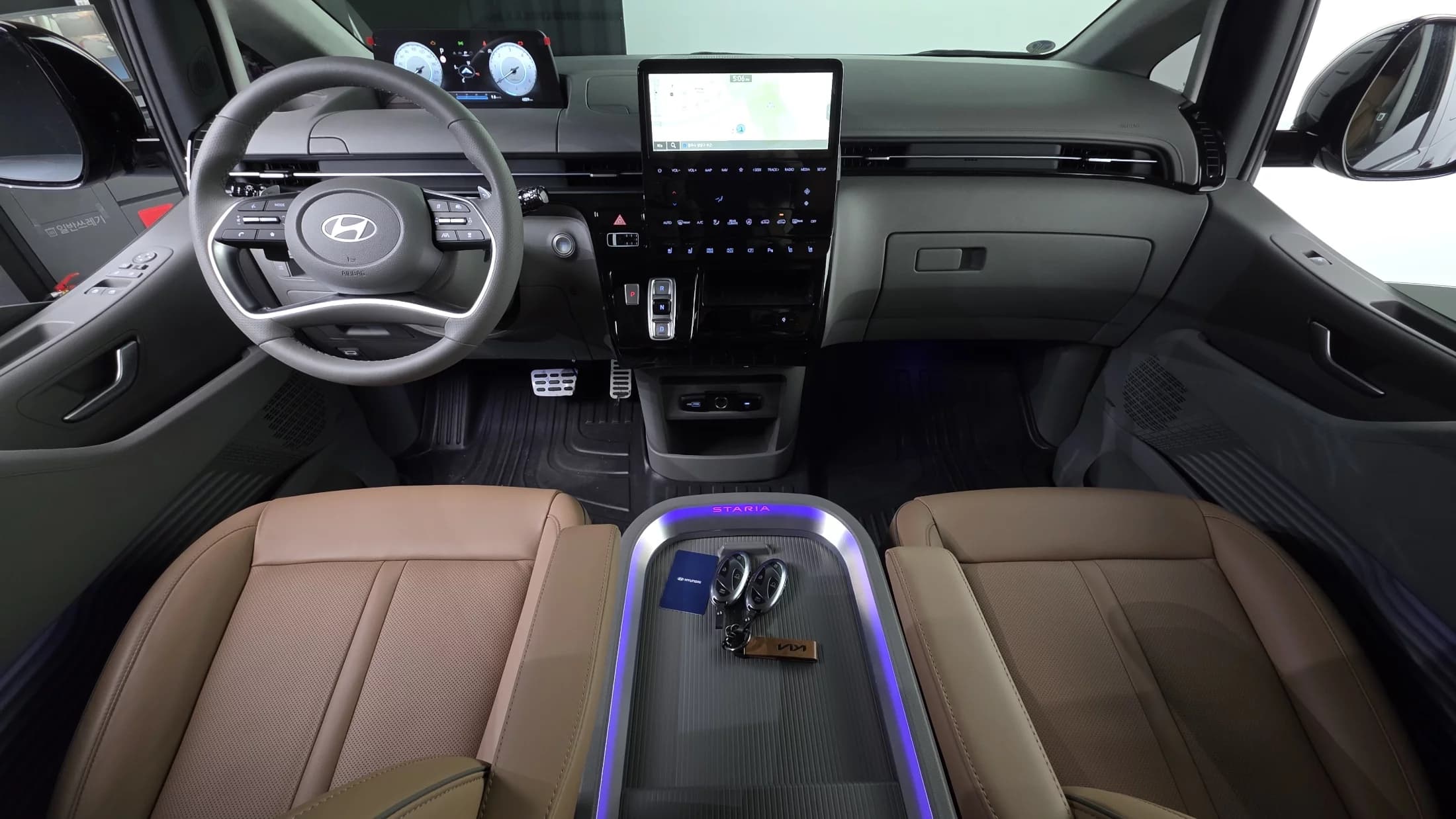Hyundai Staria 4WD Lounge 9-Seater Inspiration, 2025 г. 4983 км. — фото 7