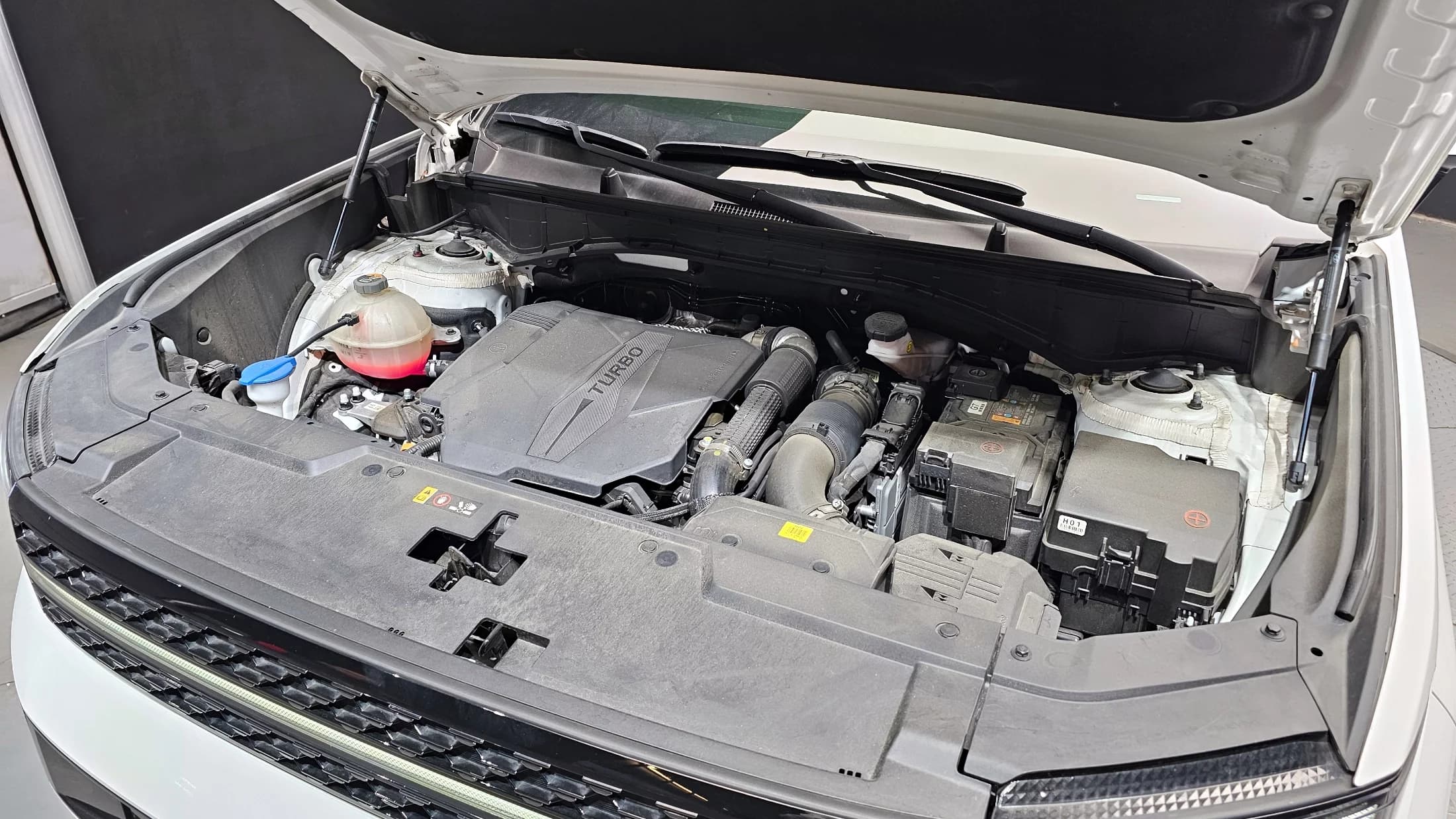Hyundai Santa Fe Gasoline 2.5T 2WD Calligraphy, 2023 г. 37010 км. — фото 6