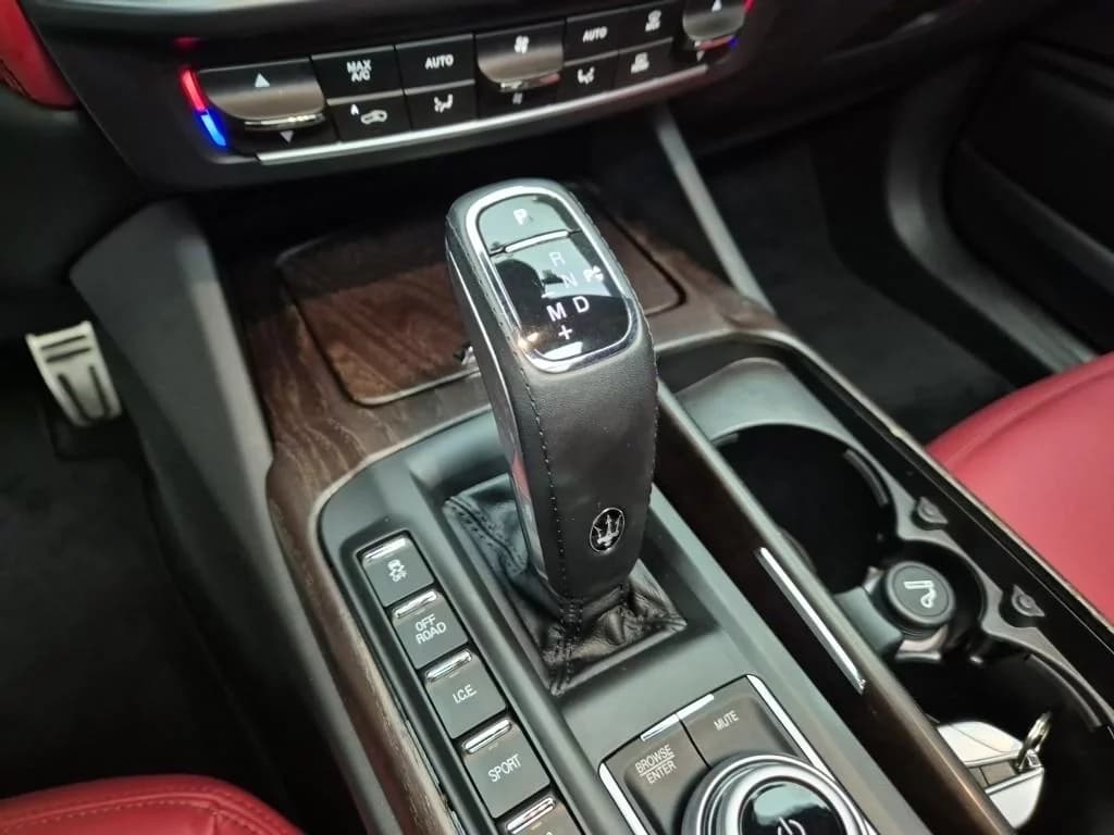 Maserati LEVANTE 2.0 GT AWD, 2022 г. 44432 км. — фото 8