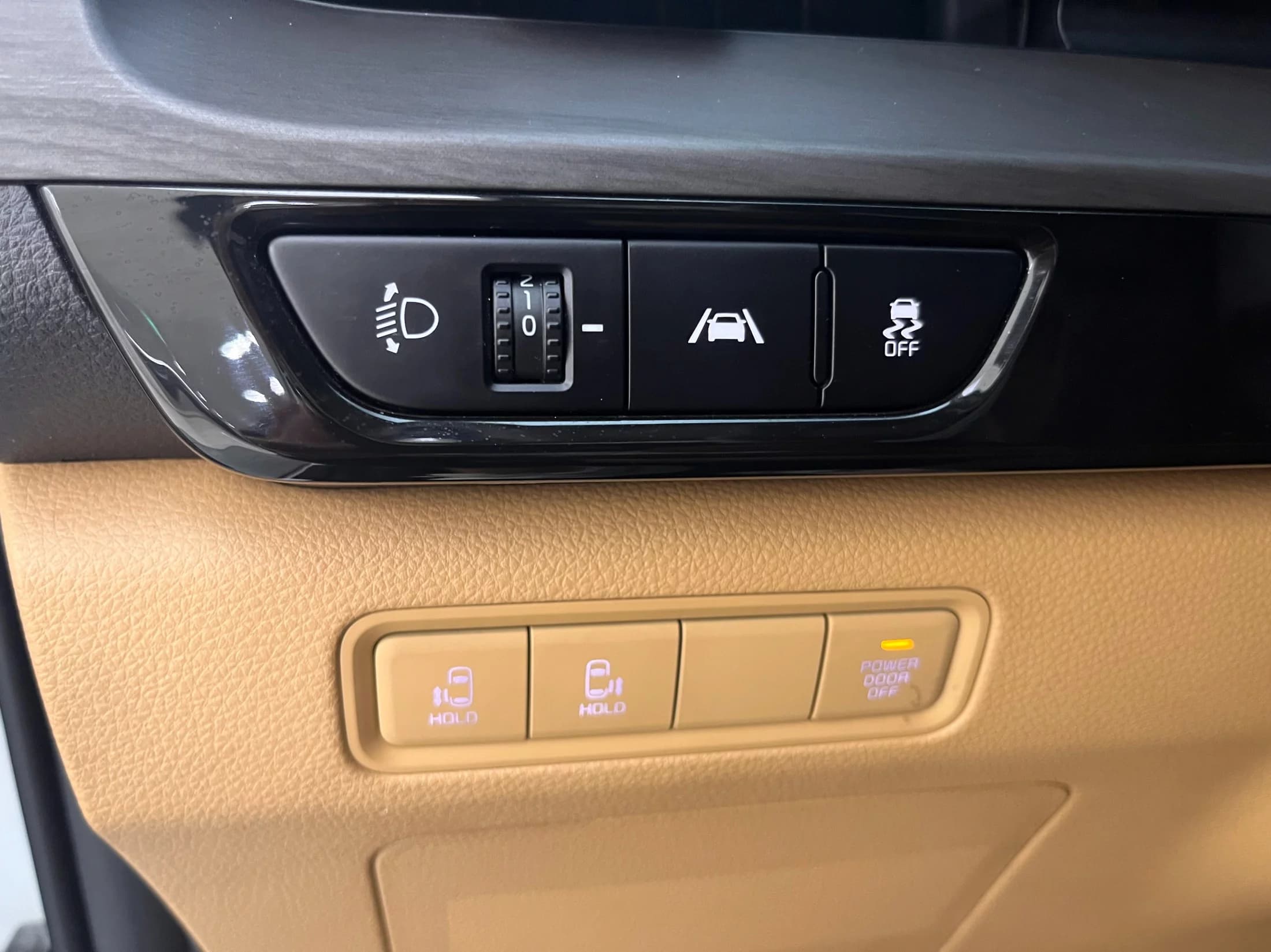 Kia Carnival 9-Seater Prestige, 2021 г. 80117 км. — фото 9