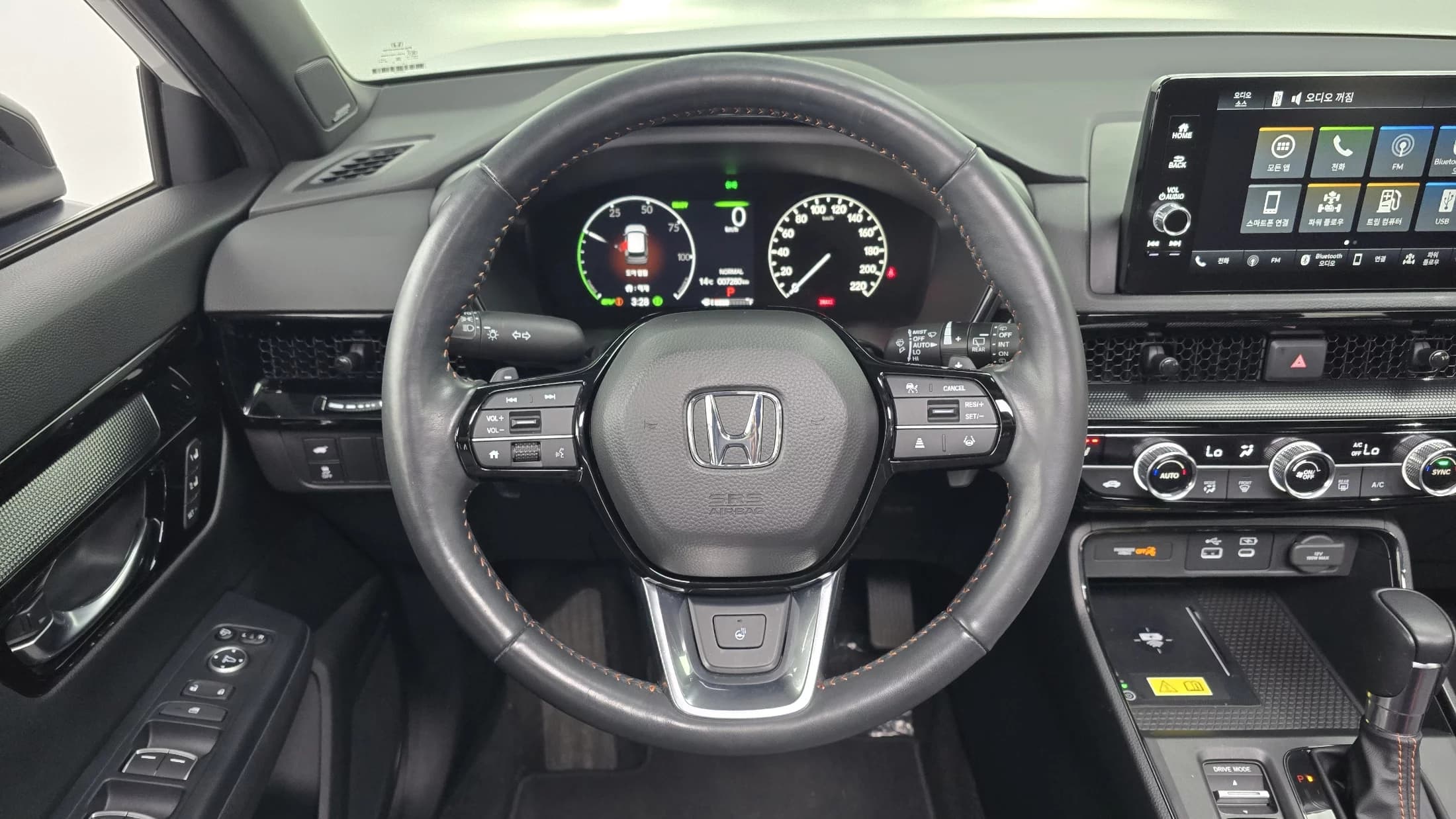 Honda CR-V 2.0 Hybrid Touring 2WD, гибрид, 2023 г. 7422 км. — фото 13
