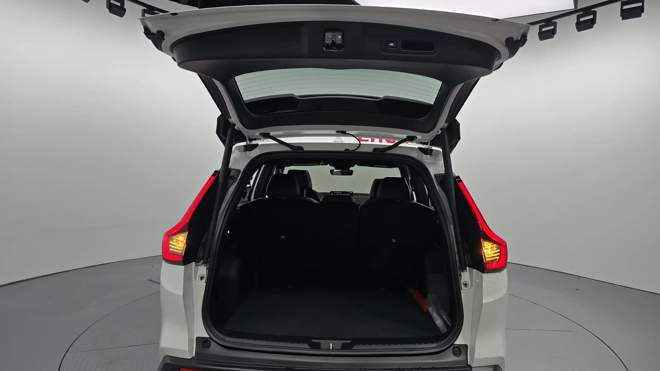 Honda CR-V 2.0 Hybrid Touring 2WD, гибрид, 2023 г. 7422 км. — фото 20