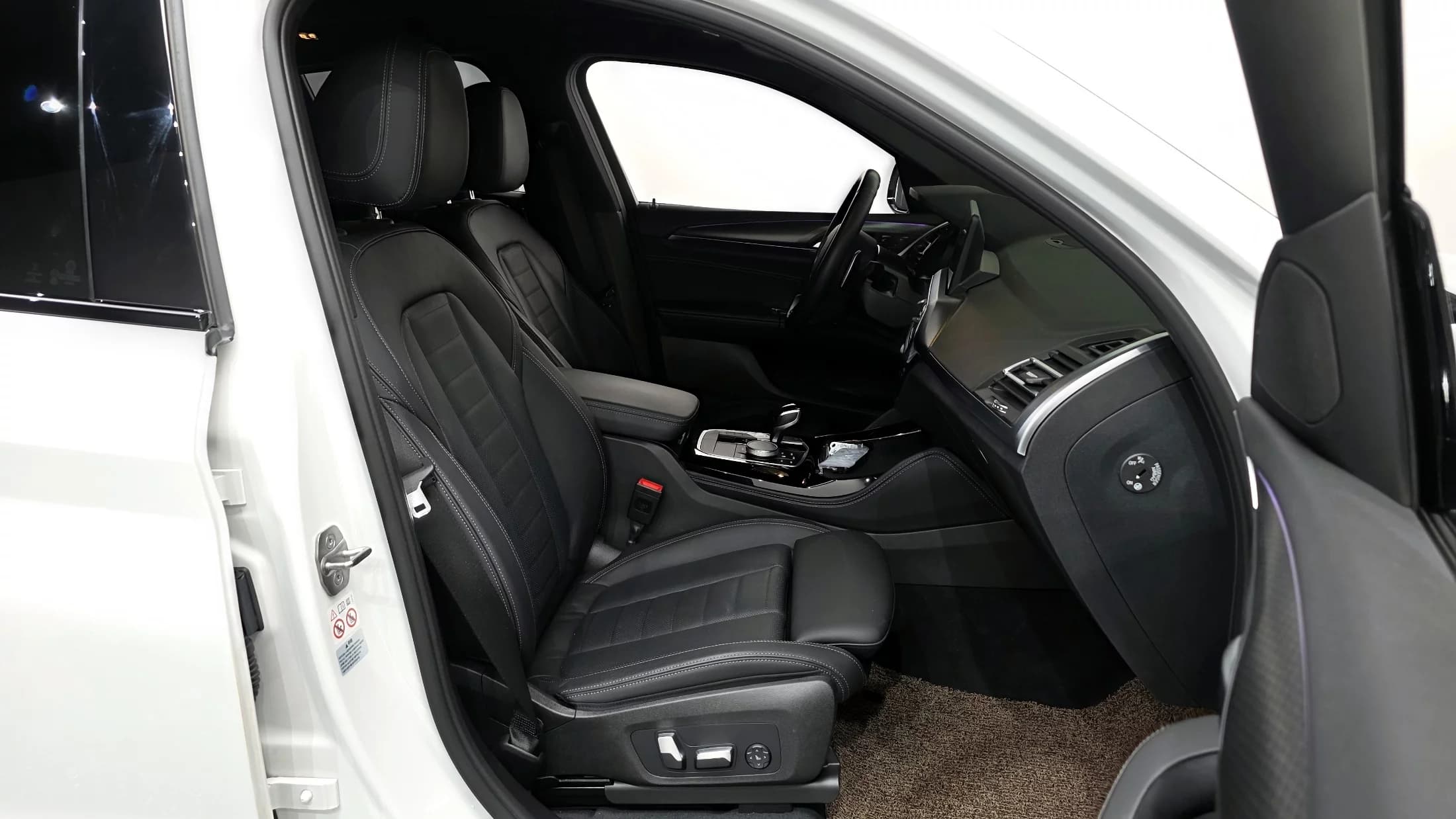 BMW X4 xDrive20i M Sport, 2023 г. 34813 км. — фото 11