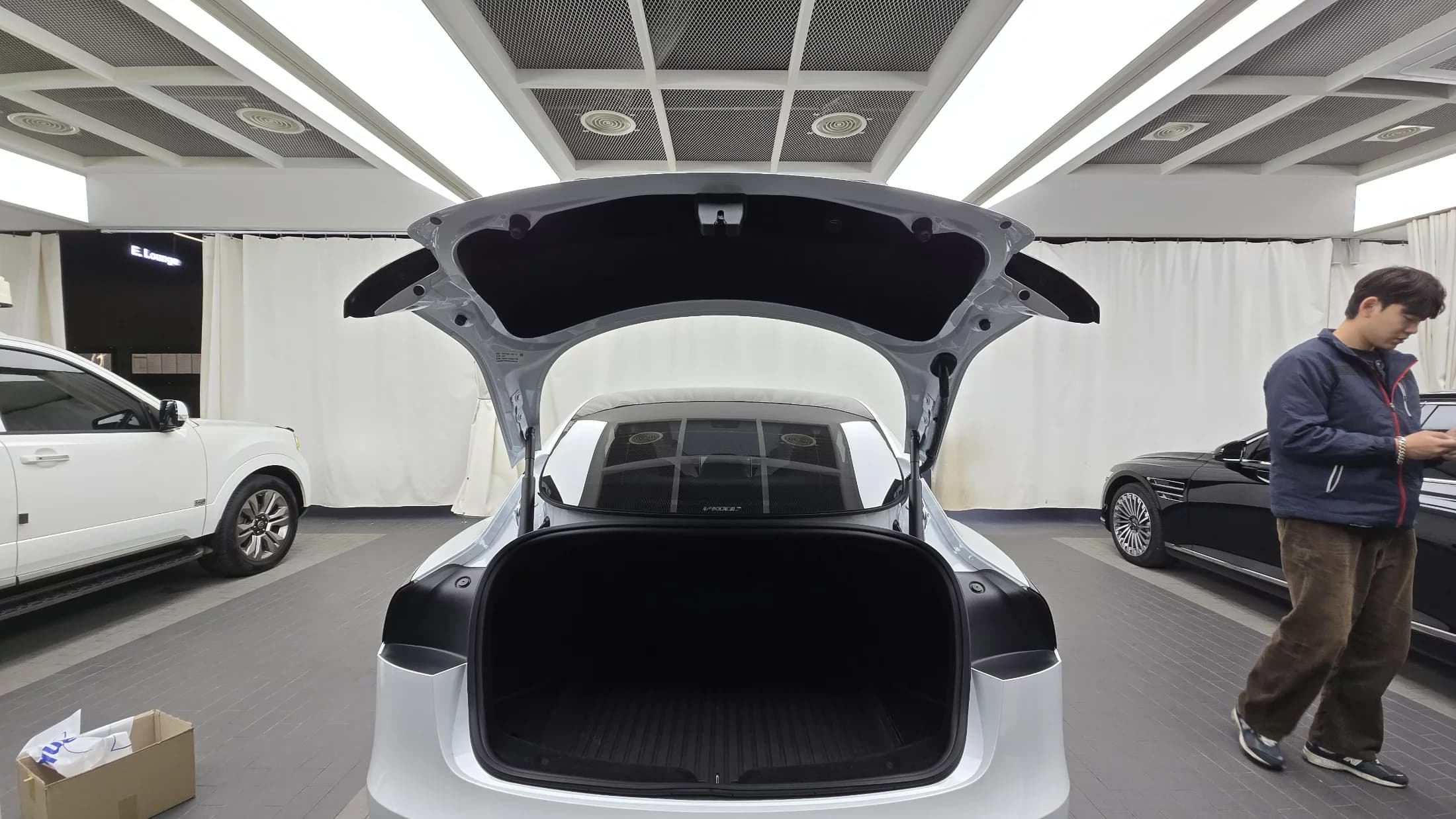 Tesla MODEL 3 Long Range, электромобиль, 2024 г. 48547 км. — фото 20