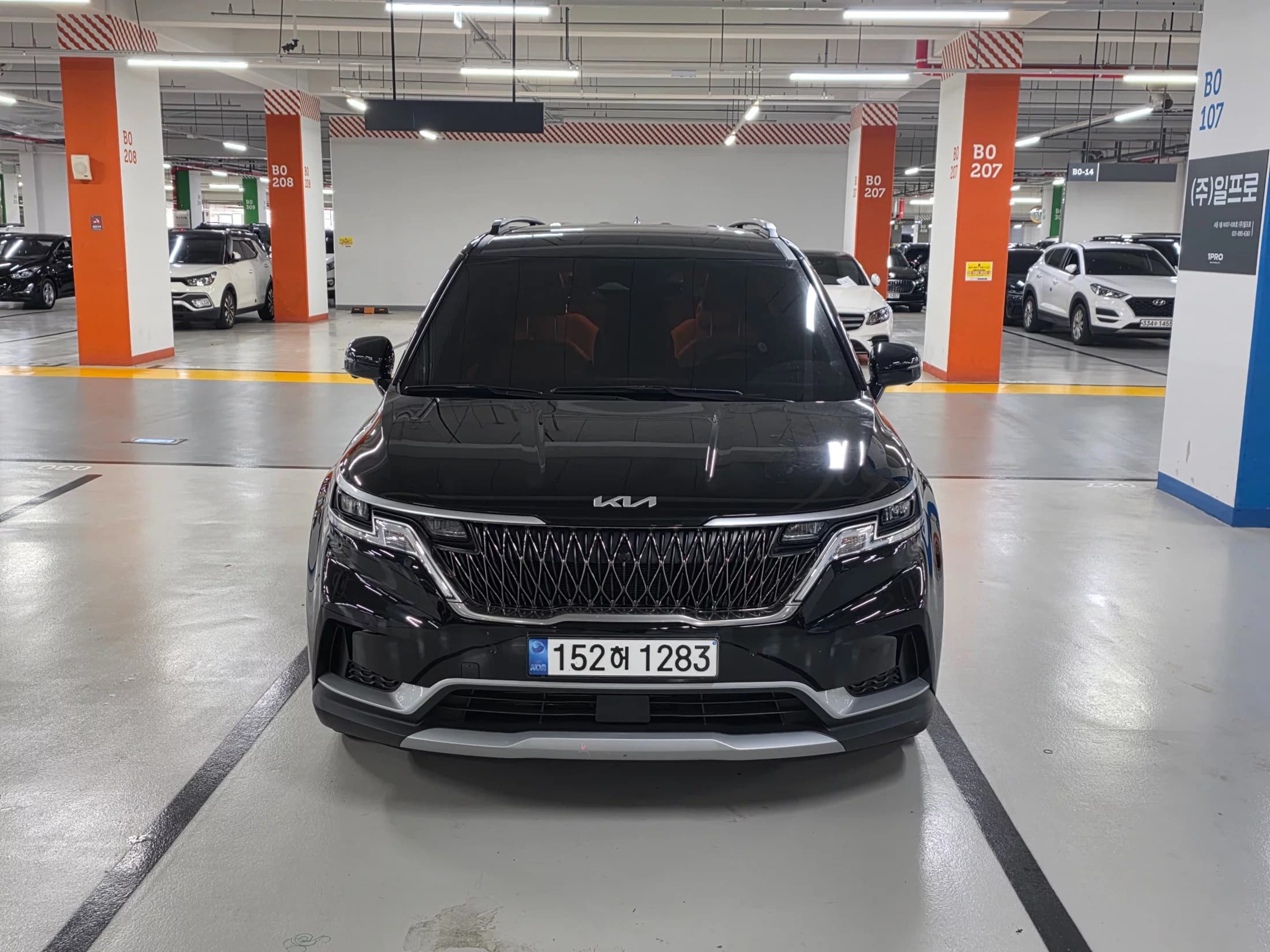 Kia Carnival 9-Seater Prestige, 2022 г. 65266 км. — фото 2