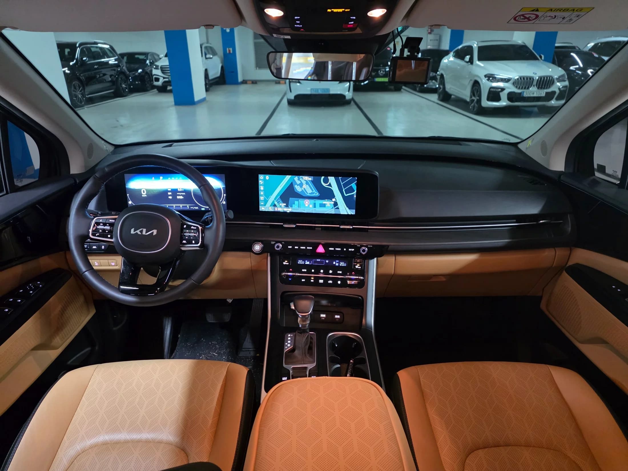 Kia Carnival 9-Seater Prestige, 2022 г. 65266 км. — фото 14