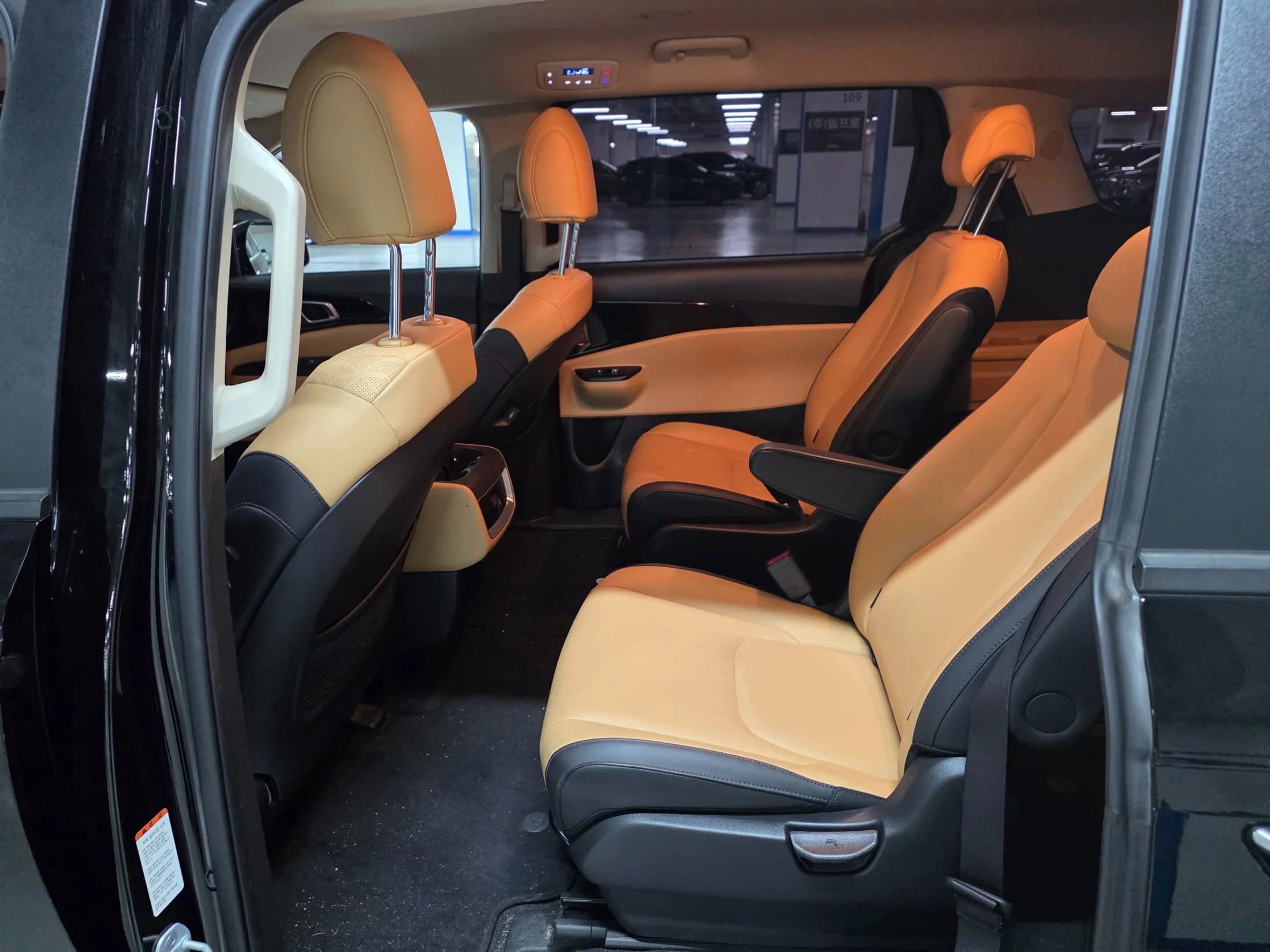 Kia Carnival 9-Seater Prestige, 2022 г. 65266 км. — фото 16
