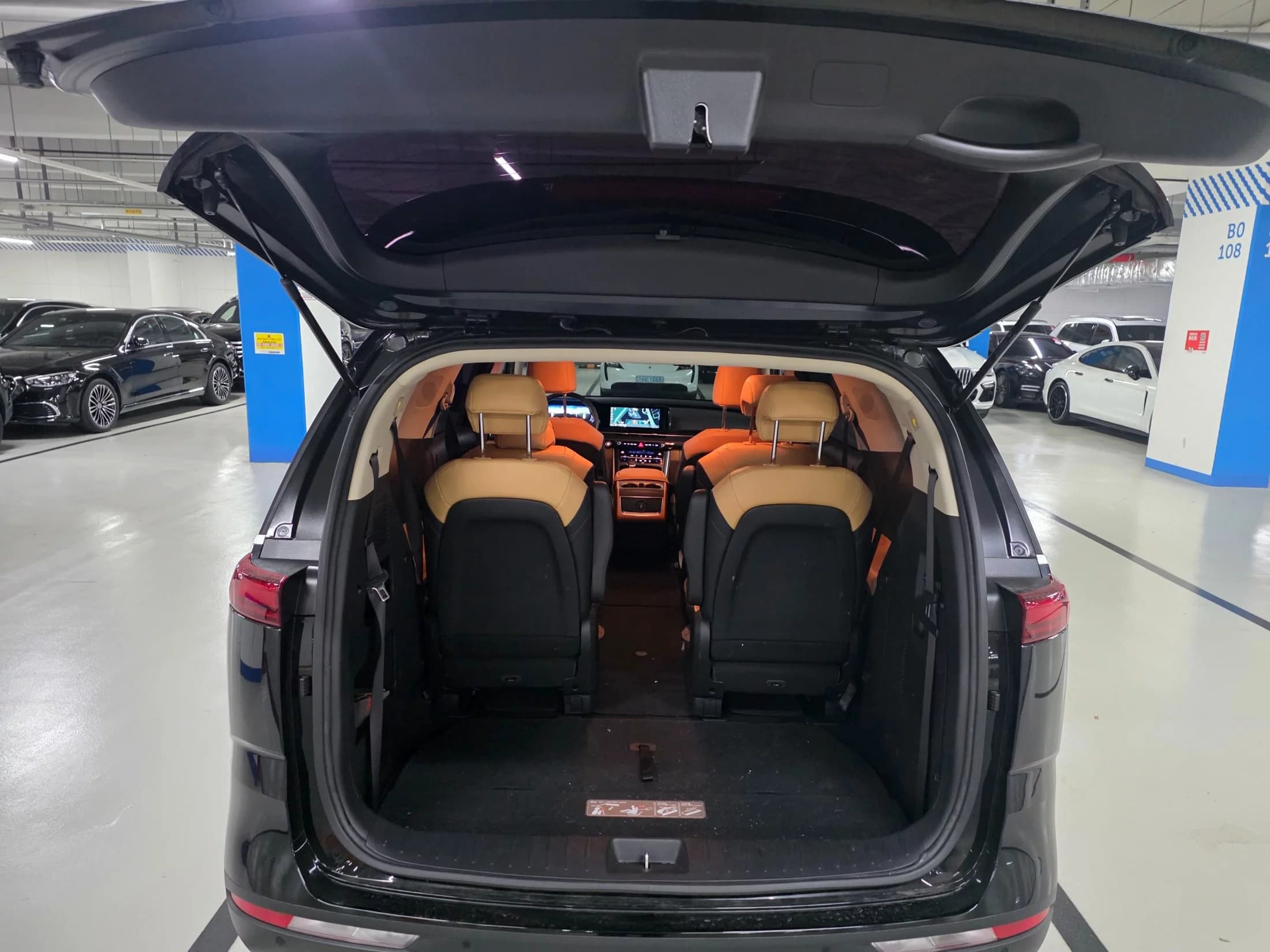 Kia Carnival 9-Seater Prestige, 2022 г. 65266 км. — фото 18