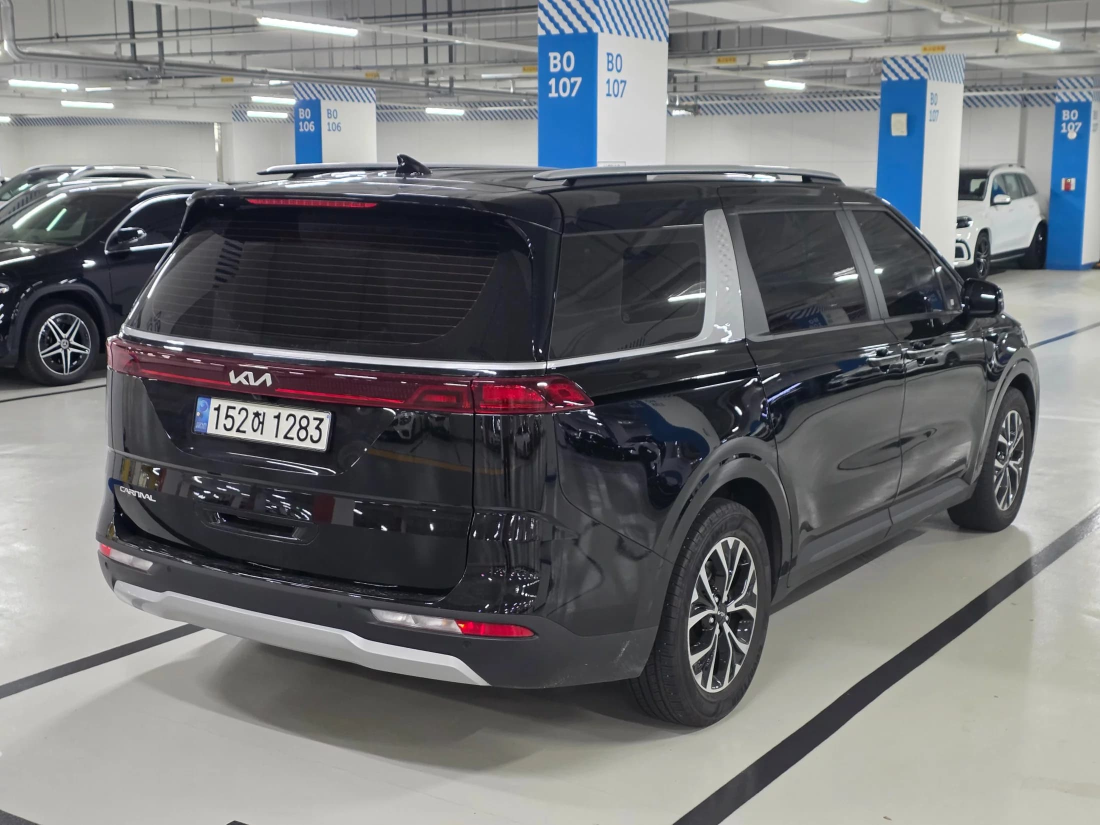 Kia Carnival 9-Seater Prestige, 2022 г. 65266 км. — фото 3