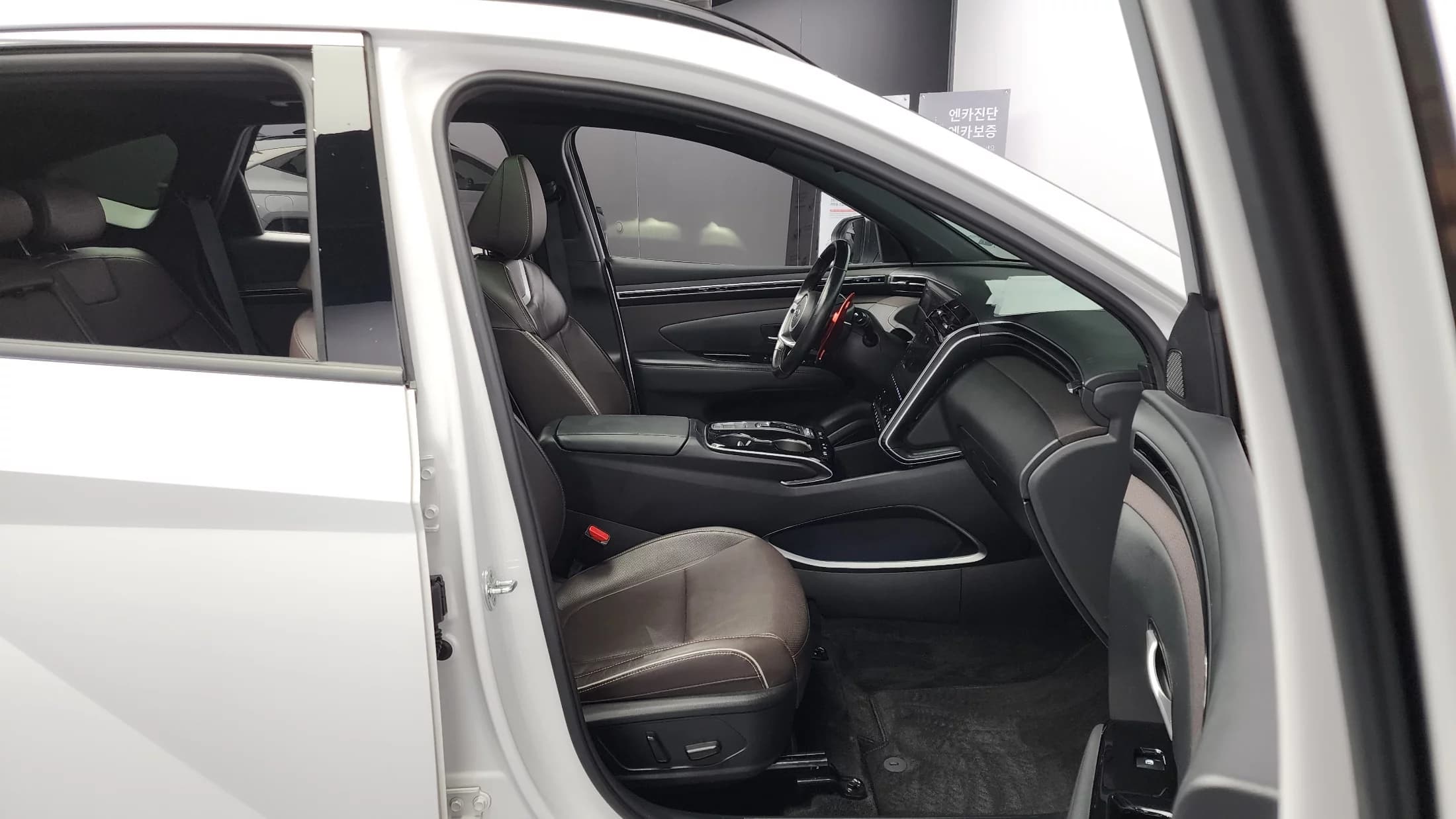 Hyundai Tucson Gasoline 1.6 Turbo 2WD Inspiration, 2022 г. 94142 км. — фото 10
