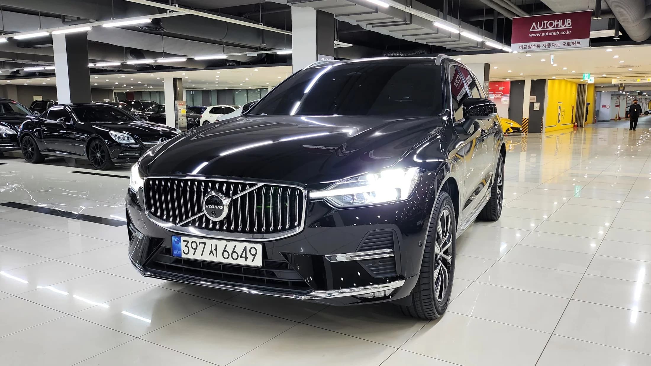 Volvo XC60 B5 Ultimate Bright, 2023 г. 4246 км. — фото 3