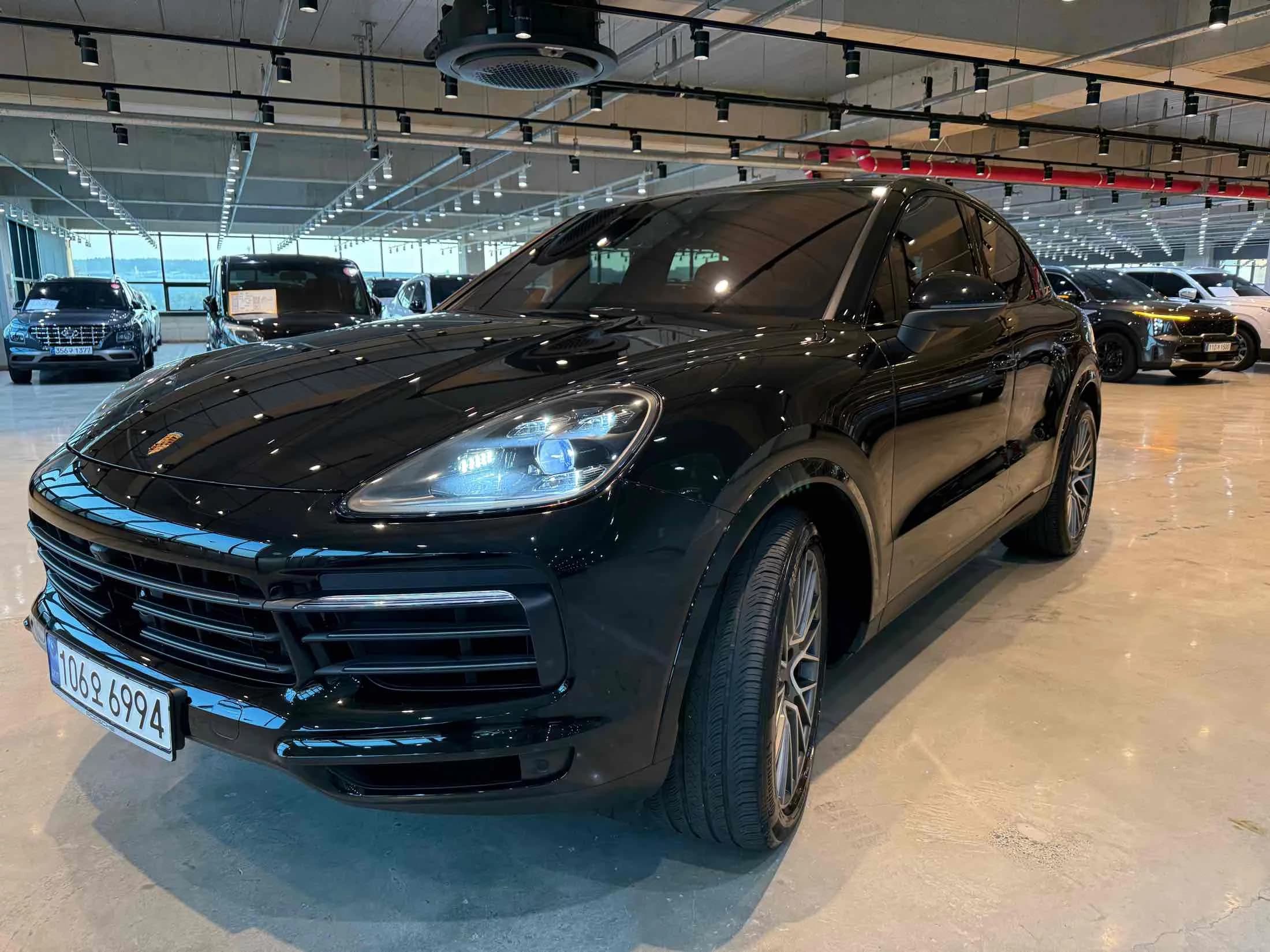 Porsche CAYENNE 3.0 COUPE PLATINUM EDITION, 2023 г. 14223 км. — фото 3