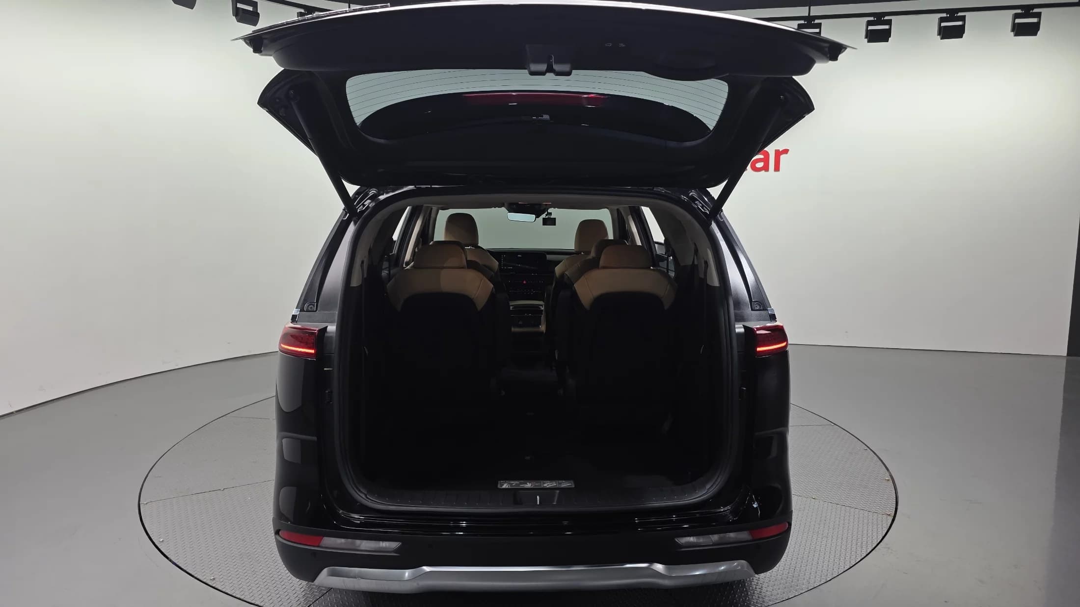 Kia Carnival Gasoline 9-Seater Signature, 2021 г. 64095 км. — фото 20