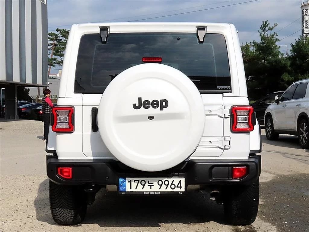 Jeep WRANGLER 2.0 Overland 4Door, 2021 г. 63590 км. — фото 4