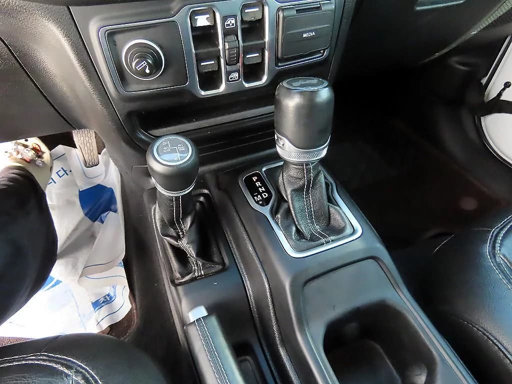 Jeep WRANGLER 2.0 Overland 4Door, 2021 г. 63590 км. — фото 9