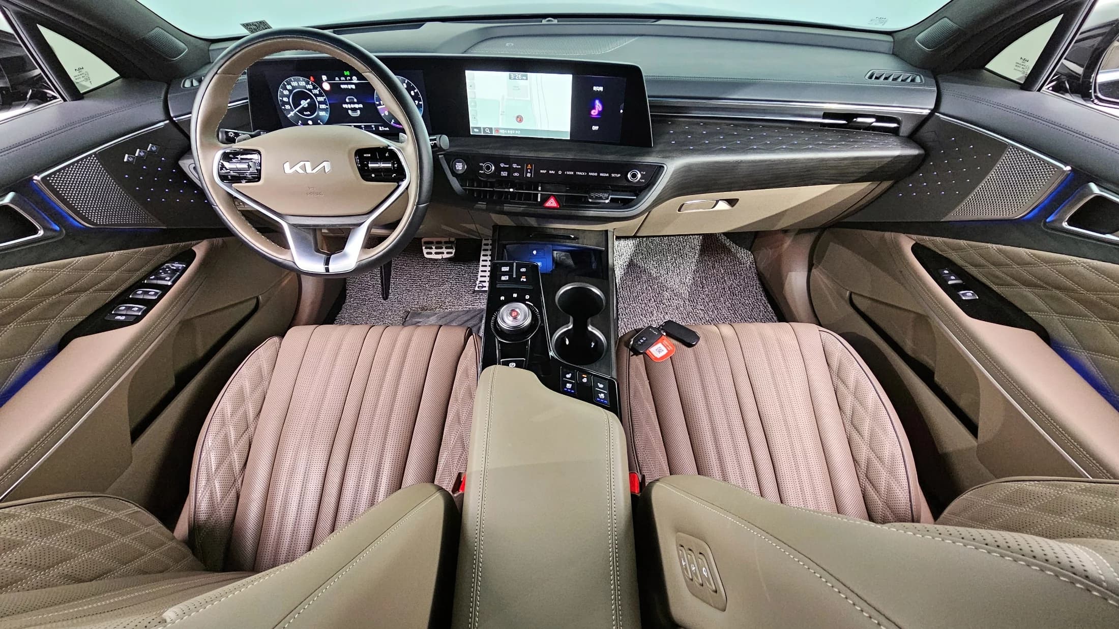 Kia K8 2.5 Gasoline 2WD Signature, 2022 г. 7852 км. — фото 7