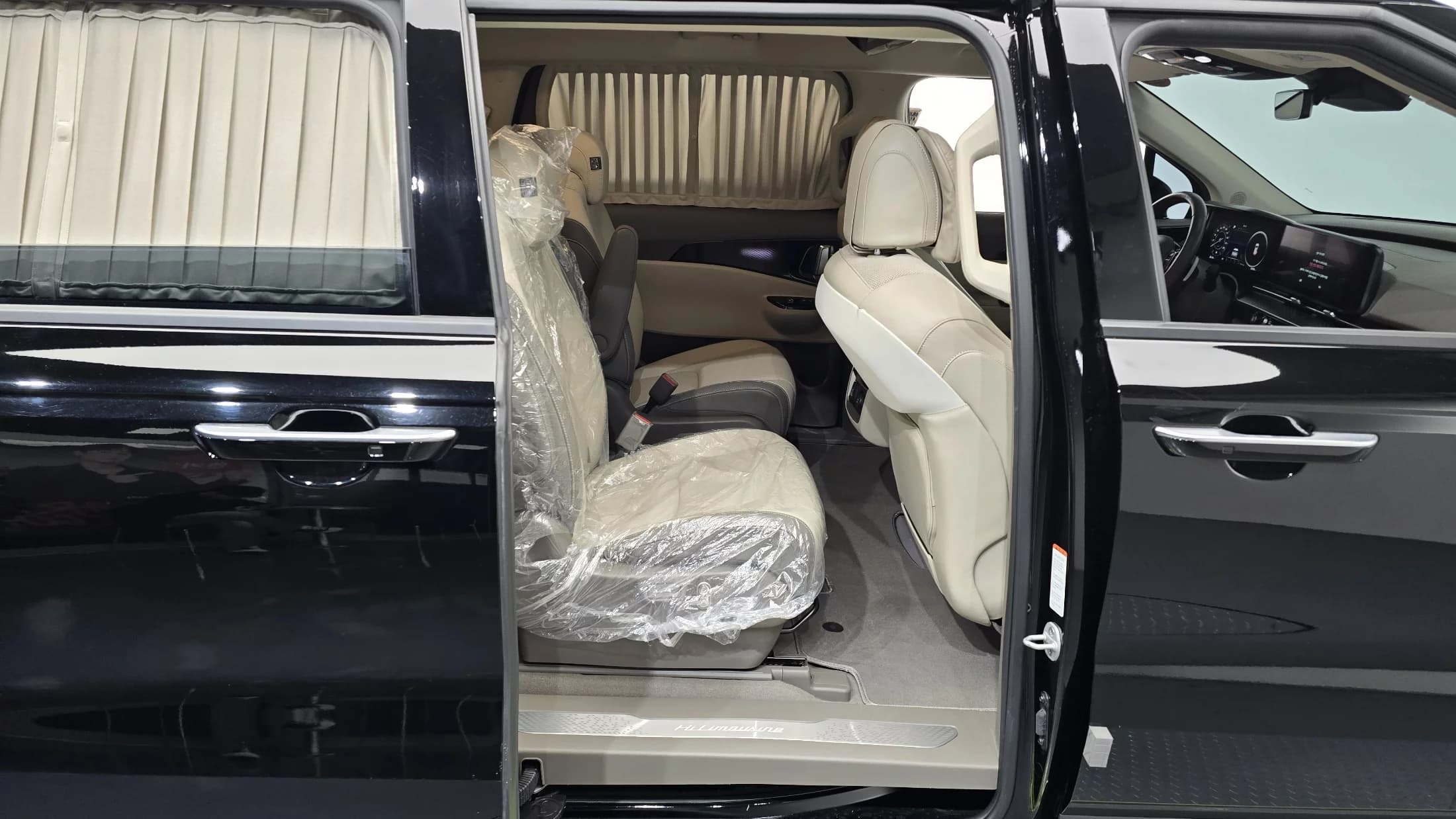 Kia Carnival Gasoline 9-Seater Hi-Limousine Signature, 2022 г. 33793 км. — фото 12