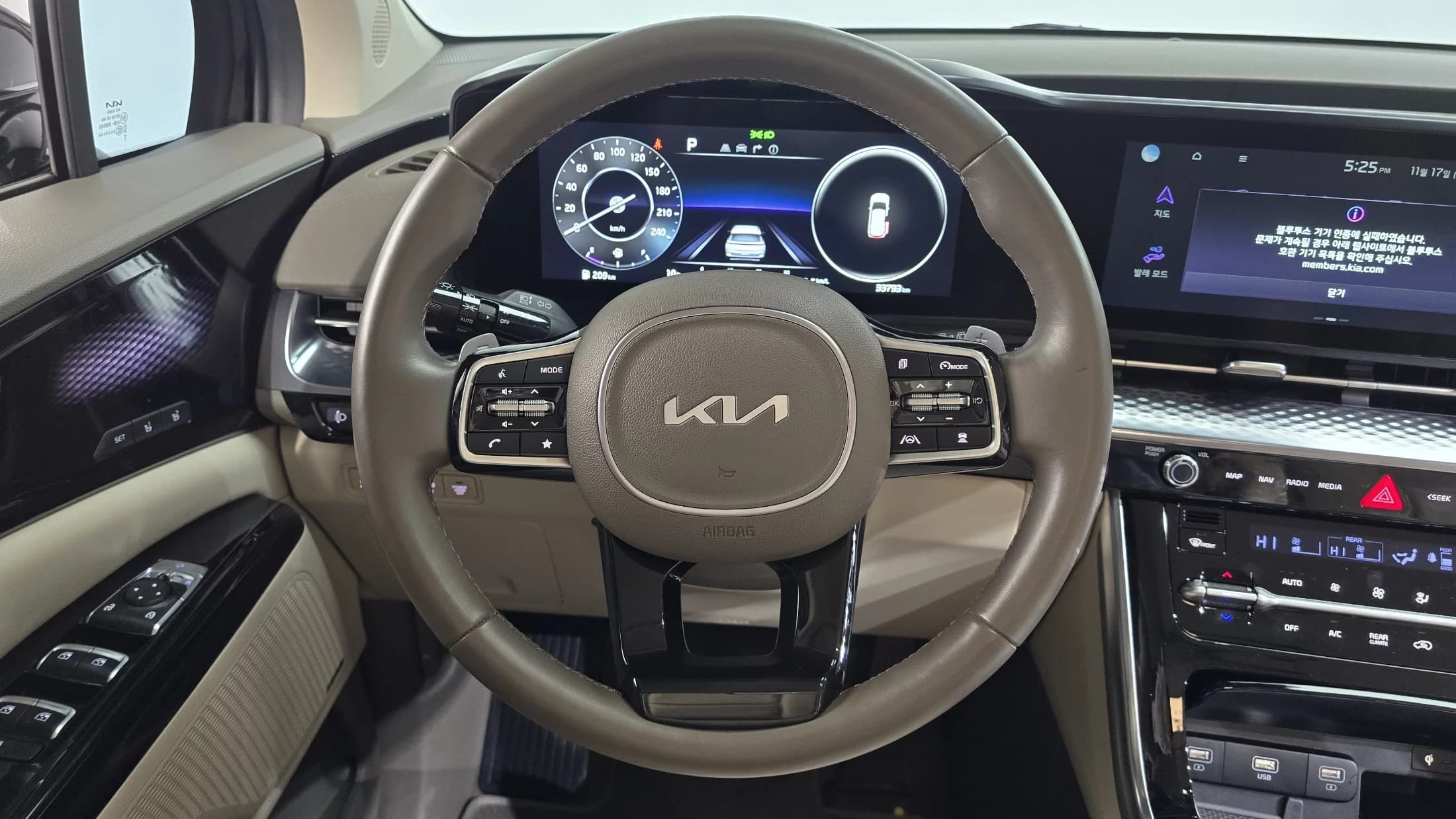 Kia Carnival Gasoline 9-Seater Hi-Limousine Signature, 2022 г. 33793 км. — фото 13