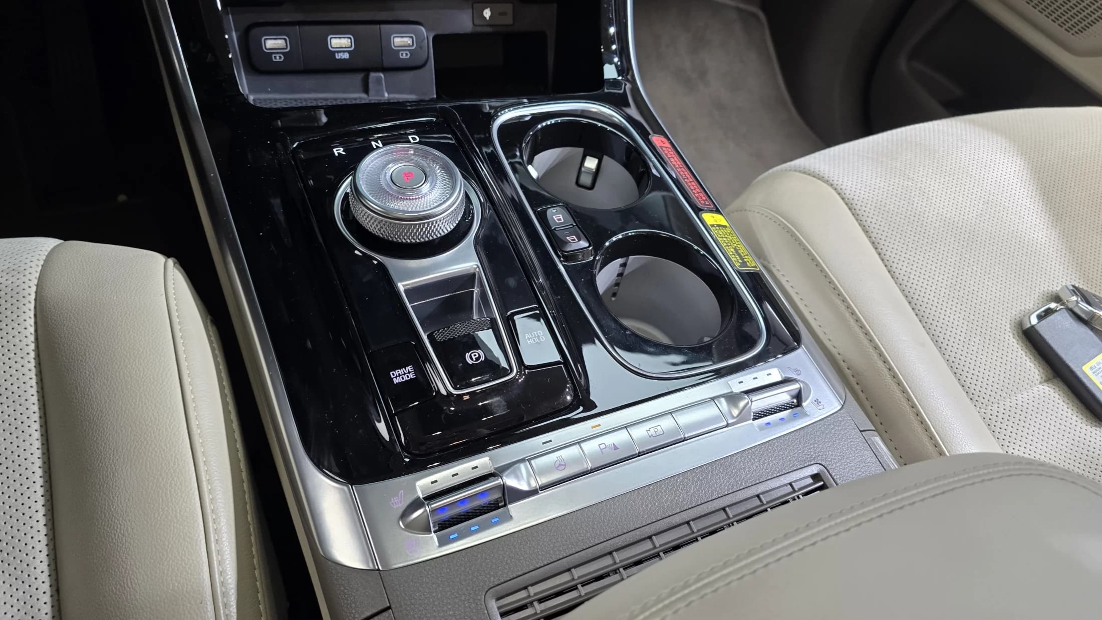 Kia Carnival Gasoline 9-Seater Hi-Limousine Signature, 2022 г. 33793 км. — фото 9