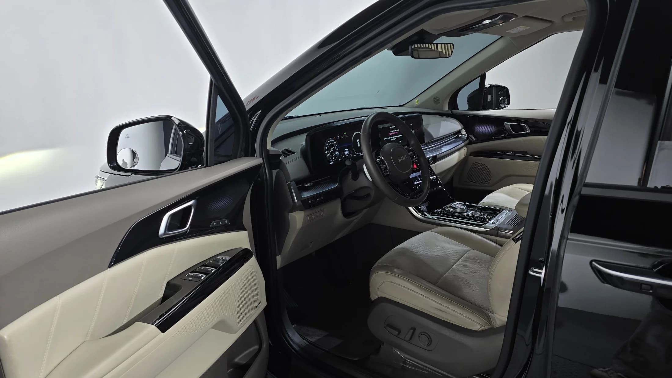 Kia Carnival Gasoline 9-Seater Hi-Limousine Signature, 2022 г. 33793 км. — фото 10