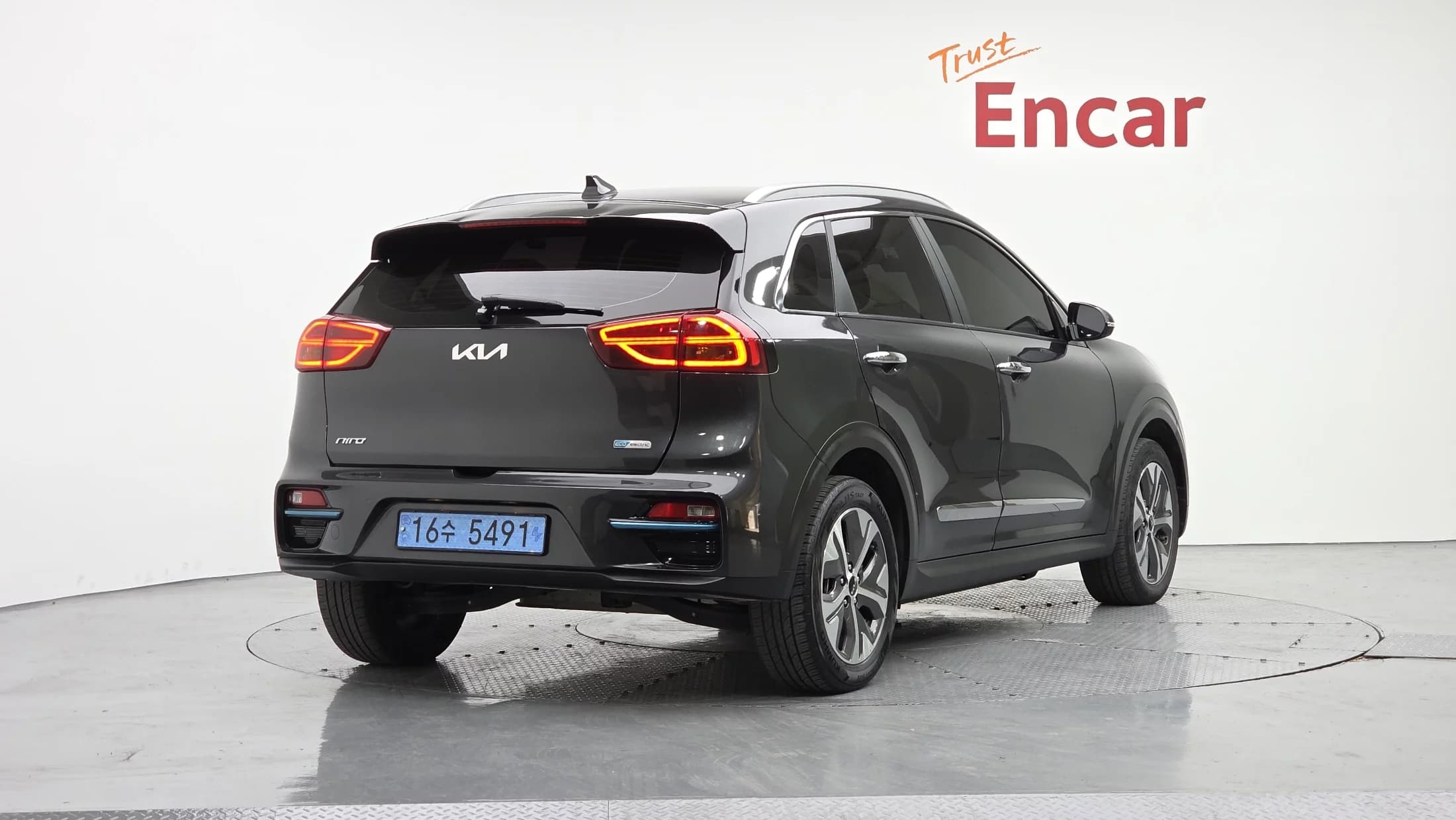 Kia Niro Prestige, электромобиль, 2021 г. 120438 км. — фото 4