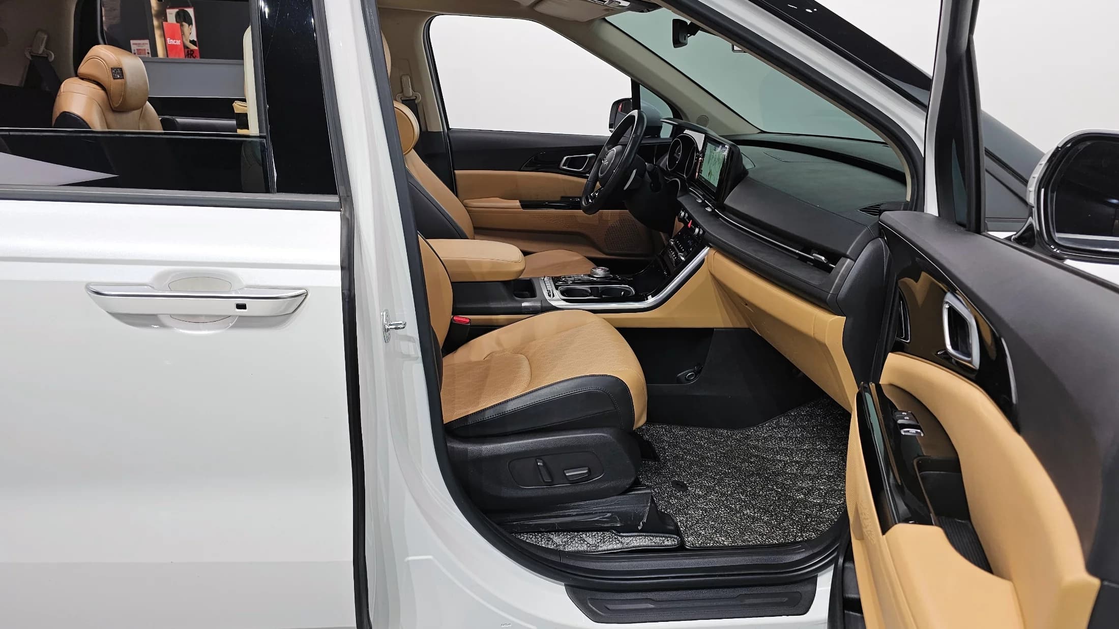 Kia Carnival 9-Seater Noblesse, 2023 г. 83261 км. — фото 11