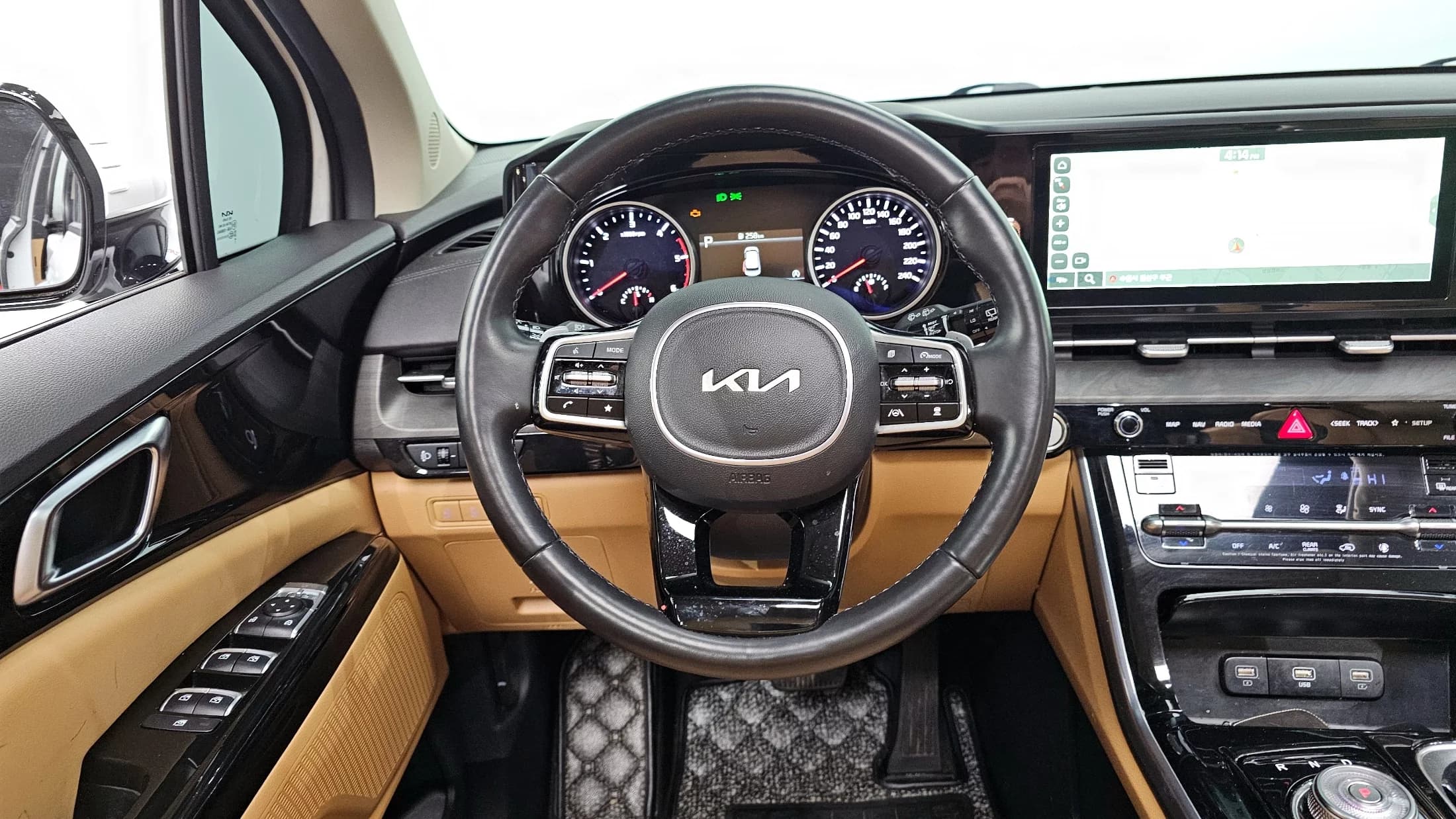 Kia Carnival 9-Seater Noblesse, 2023 г. 83261 км. — фото 13