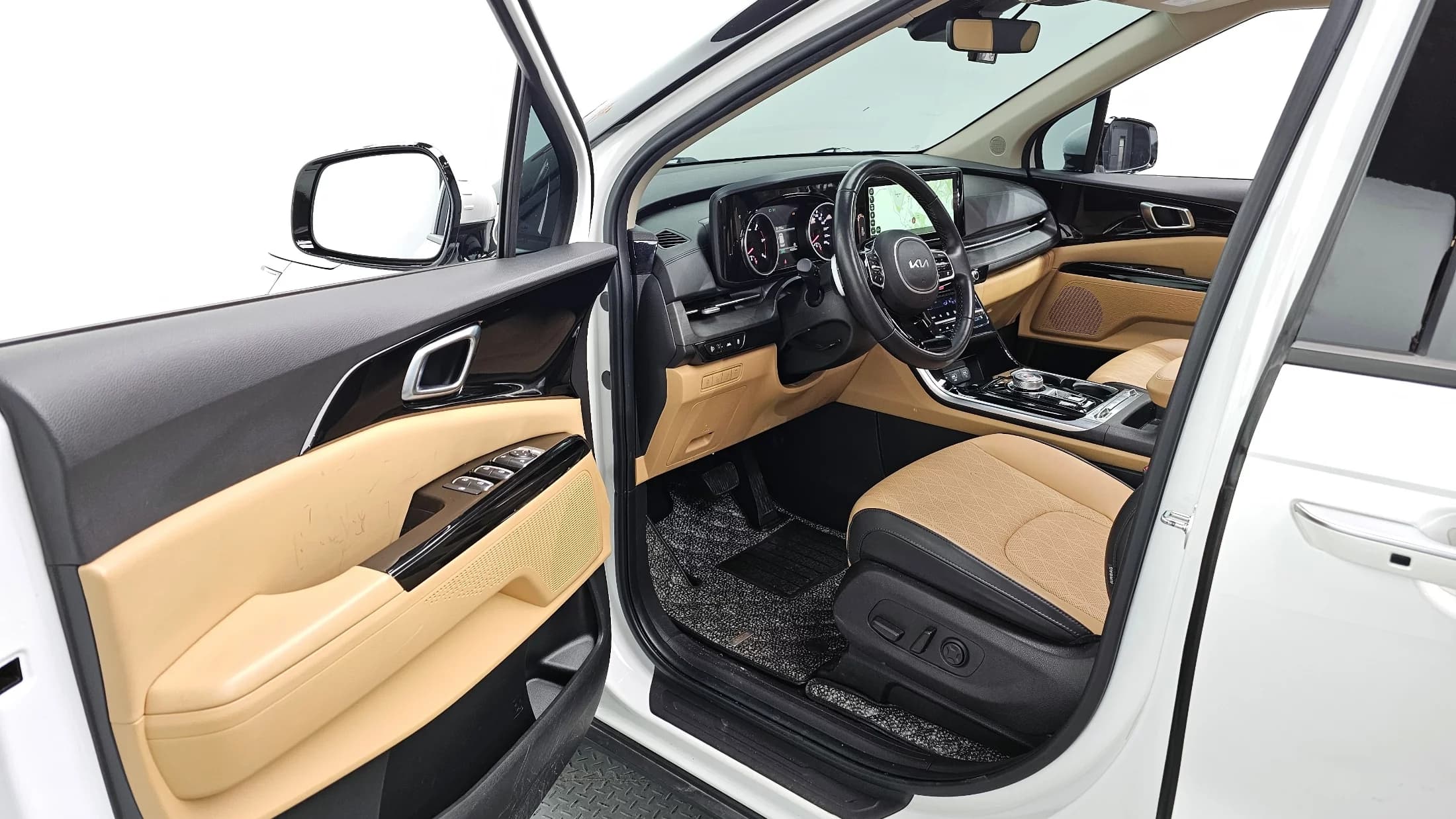 Kia Carnival 9-Seater Noblesse, 2023 г. 83261 км. — фото 10