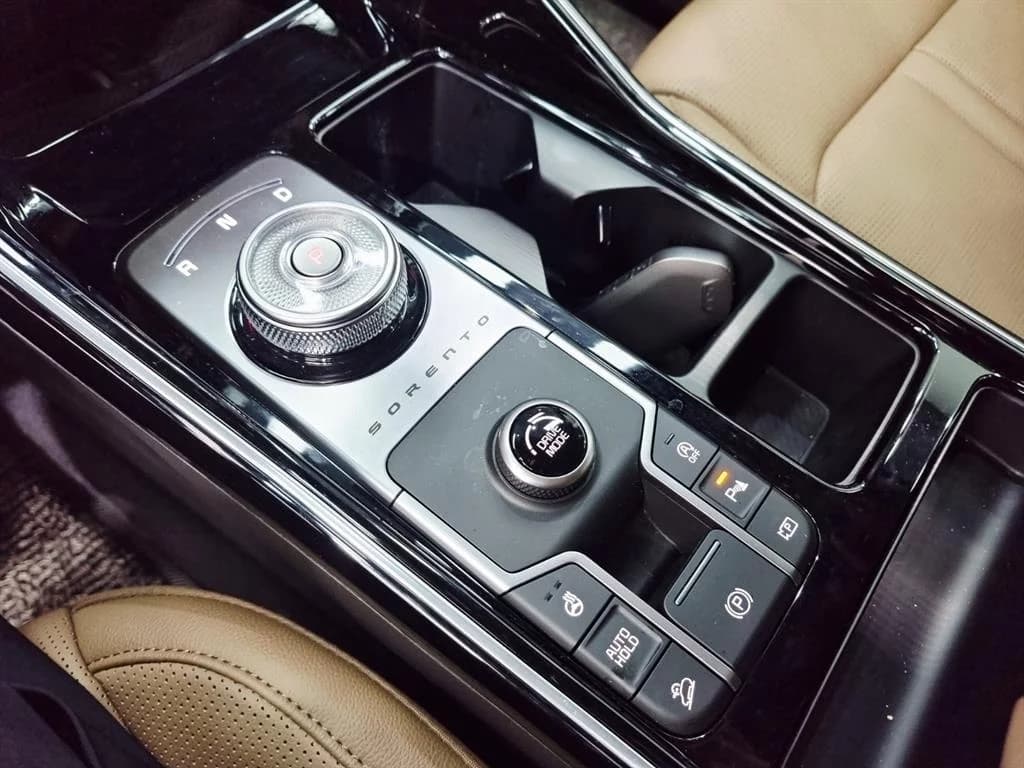 Kia Sorento Gasoline 2.5T 2WD Noblesse, 2025 г. 6917 км. — фото 9