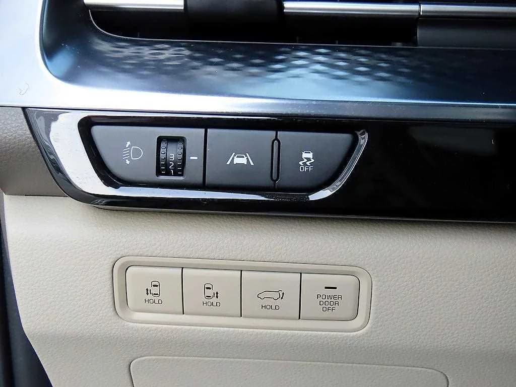 Kia Carnival 9-Seater Hi-Limousine Signature, 2022 г. 83790 км. — фото 9