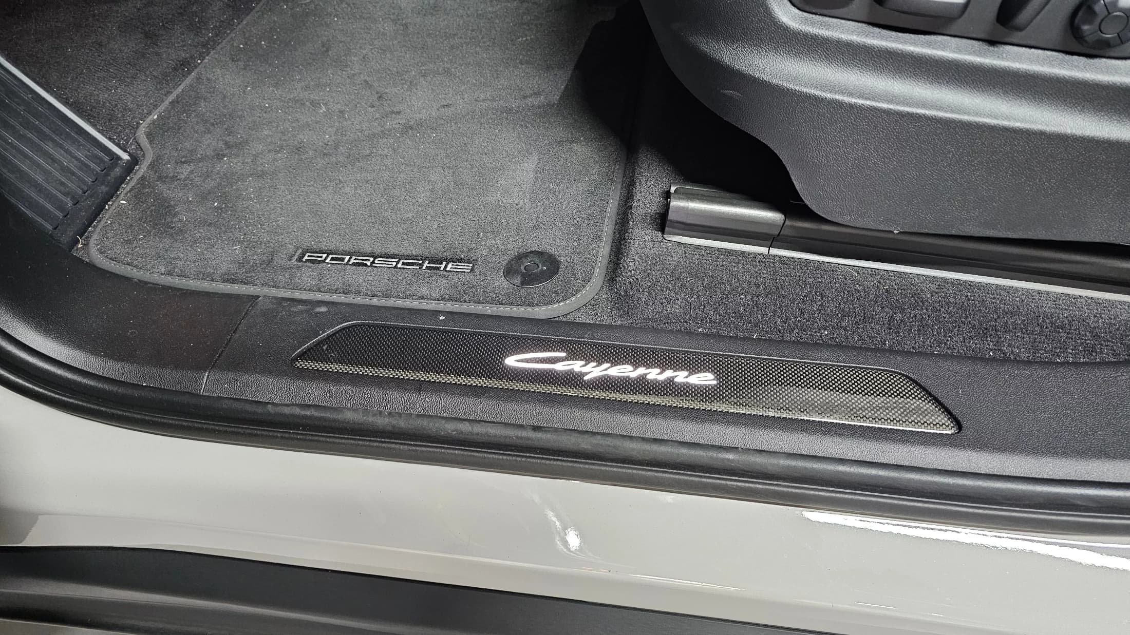 Porsche CAYENNE 3.0, 2023 г. 8970 км. — фото 12