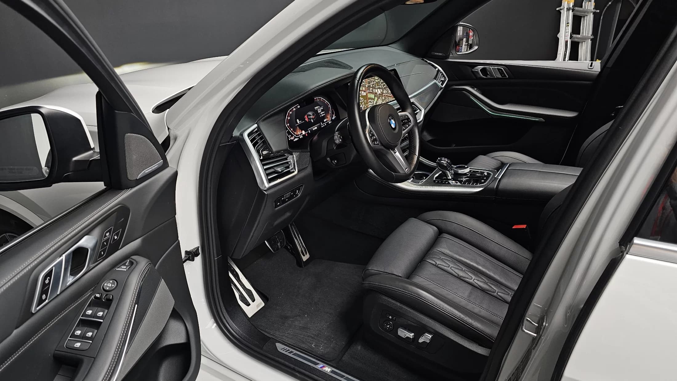 BMW X5 xDrive 40i M Sport, 2023 г. 9061 км. — фото 11