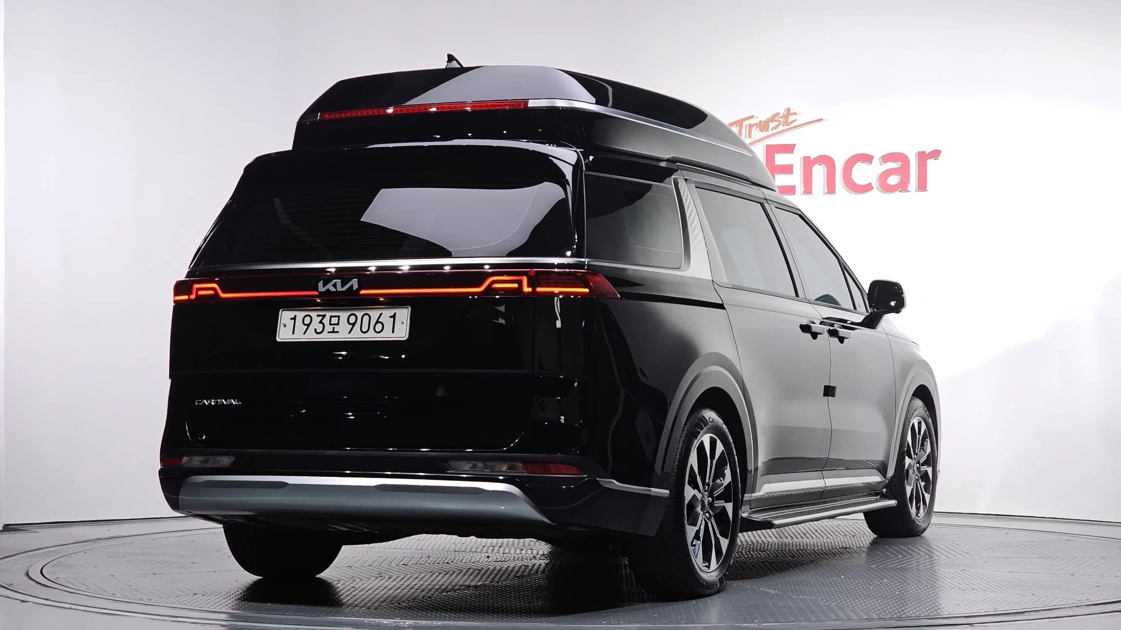 Kia Carnival Gasoline 9-Seater Hi-Limousine Signature, 2022 г. 37849 км. — фото 2