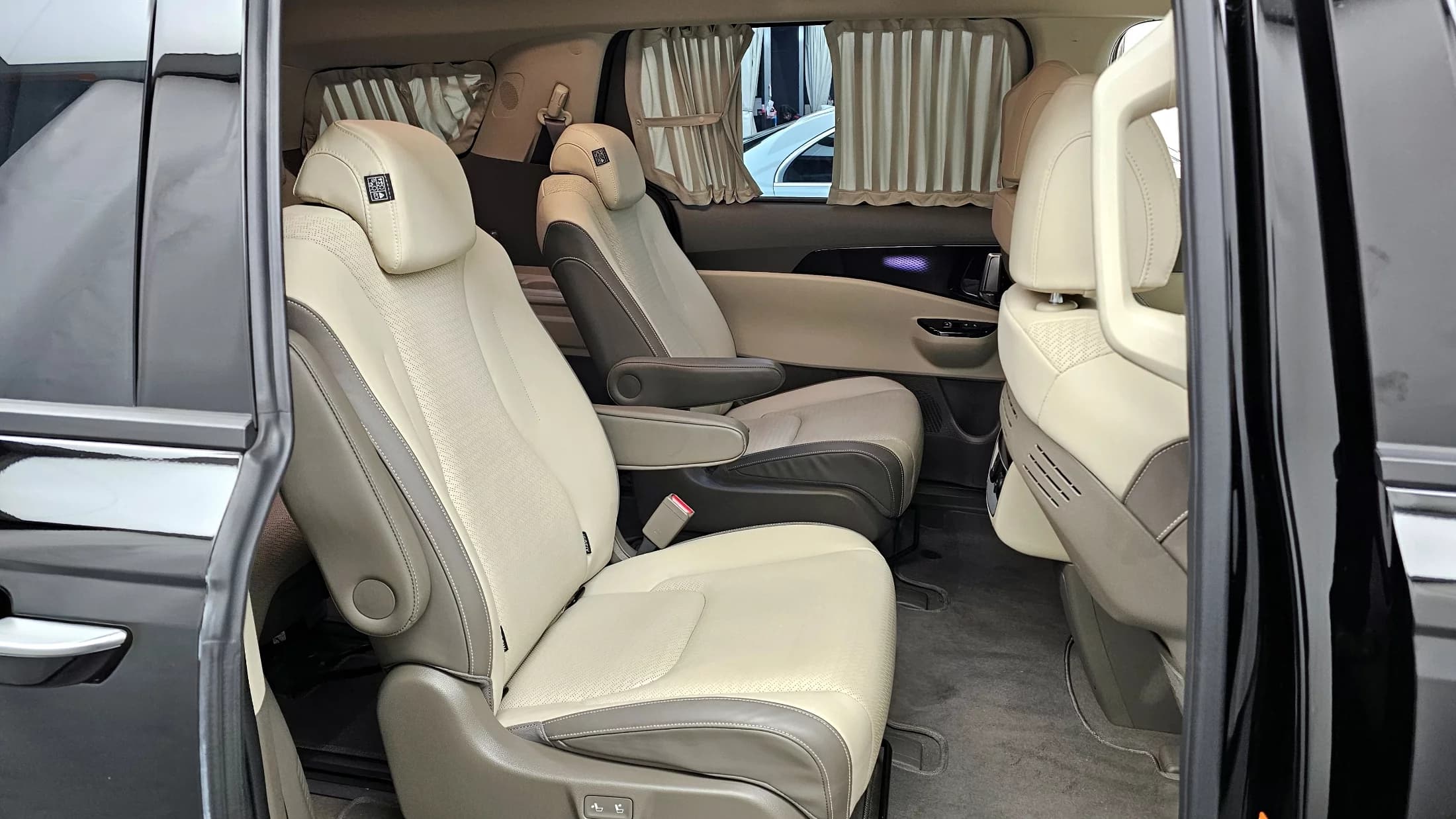 Kia Carnival Gasoline 9-Seater Hi-Limousine Signature, 2022 г. 37849 км. — фото 12