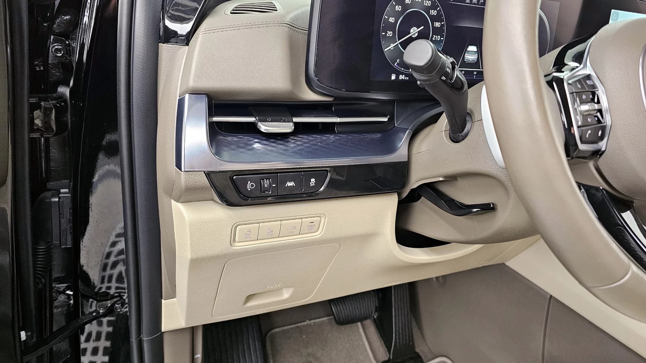 Kia Carnival Gasoline 9-Seater Hi-Limousine Signature, 2022 г. 37849 км. — фото 16