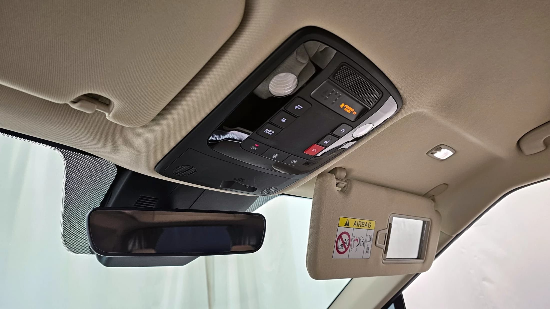Kia Carnival Gasoline 9-Seater Hi-Limousine Signature, 2022 г. 37849 км. — фото 17