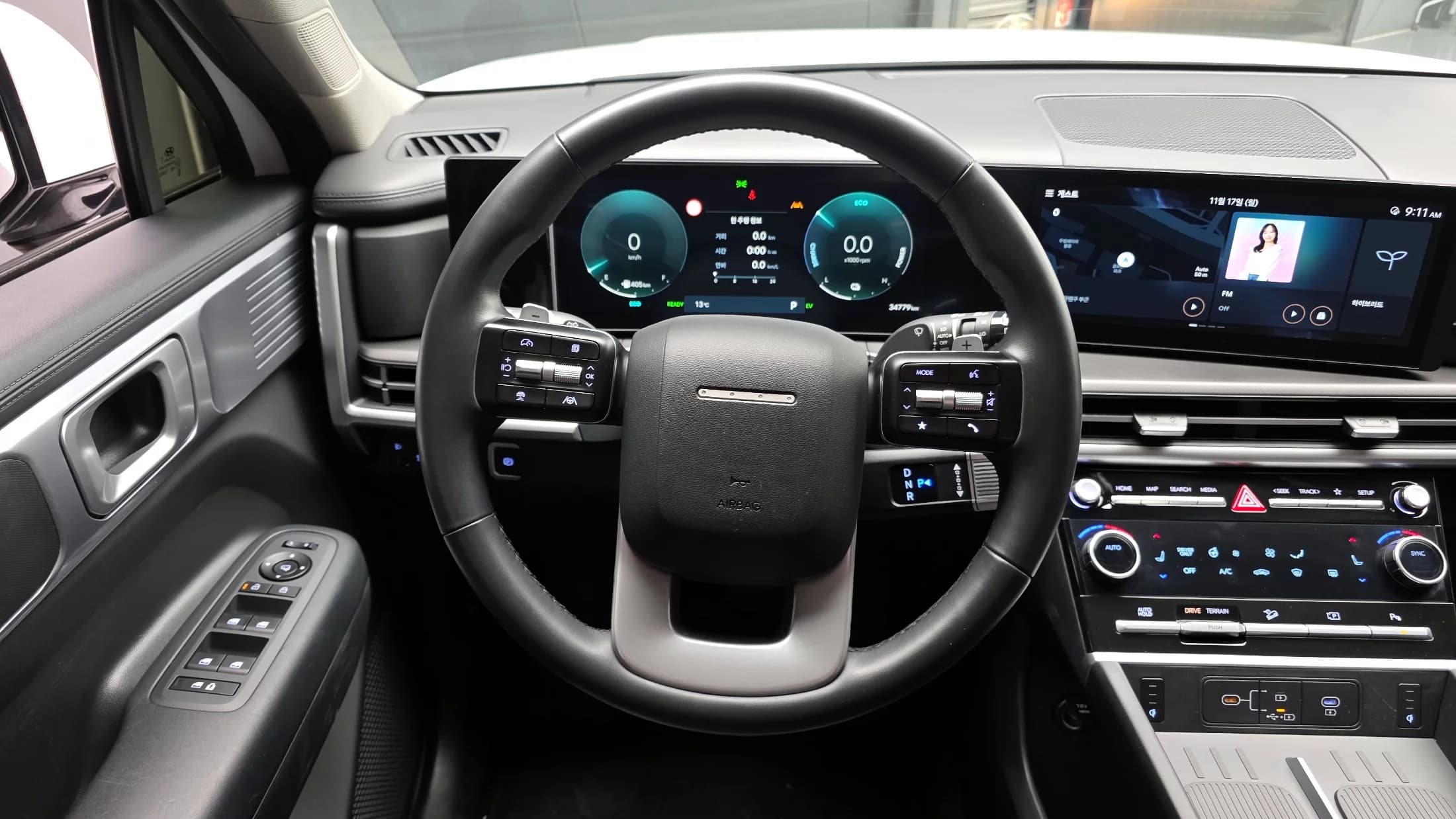 Hyundai Santa Fe HEV 1.6 4WD Prestige, гибрид, 2023 г. 34909 км. — фото 13