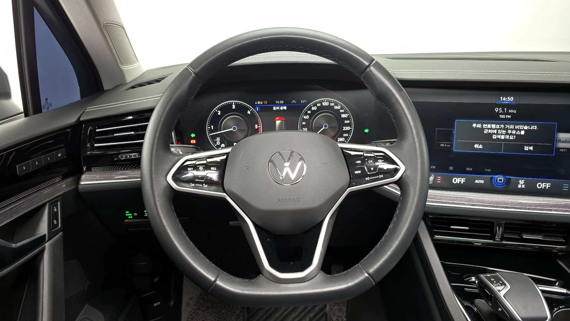 Volkswagen Touareg 3.0 TDI Premium, 2023 г. 41175 км. — фото 13