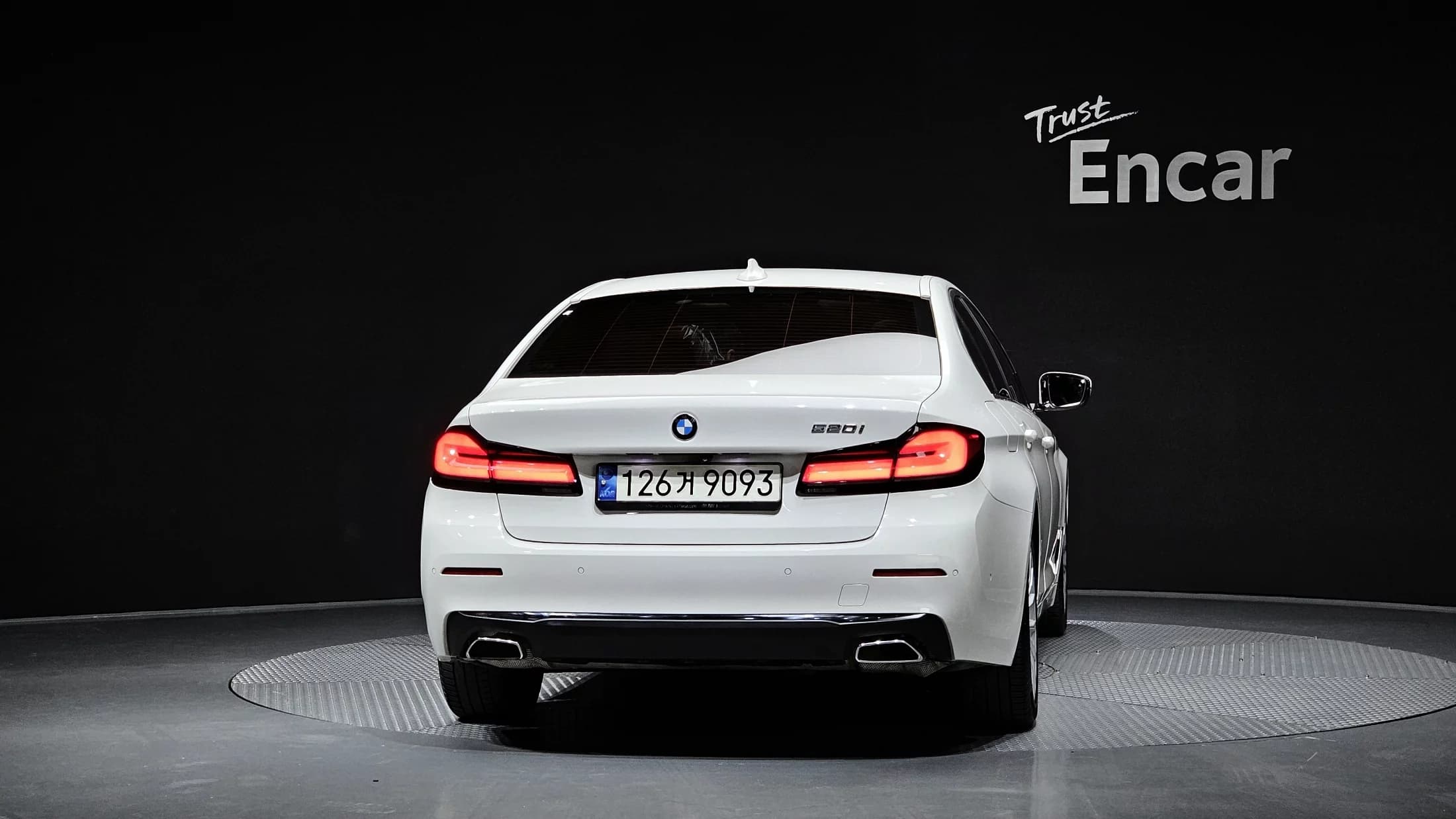 BMW 5-Series 520i Luxury, 2021 г. 56044 км. — фото 4
