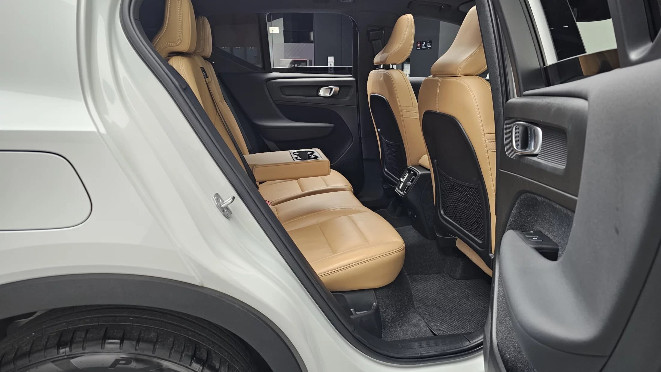 Volvo XC40 B4 Inscription, 2021 г. 31116 км. — фото 12