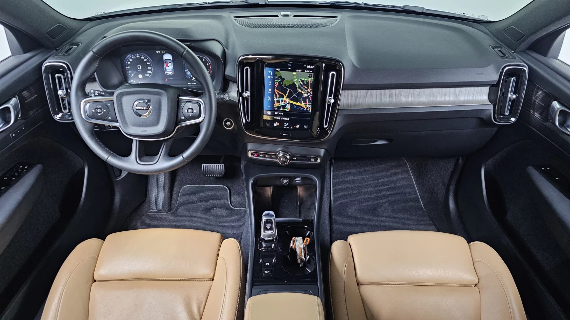 Volvo XC40 B4 Inscription, 2021 г. 31116 км. — фото 7