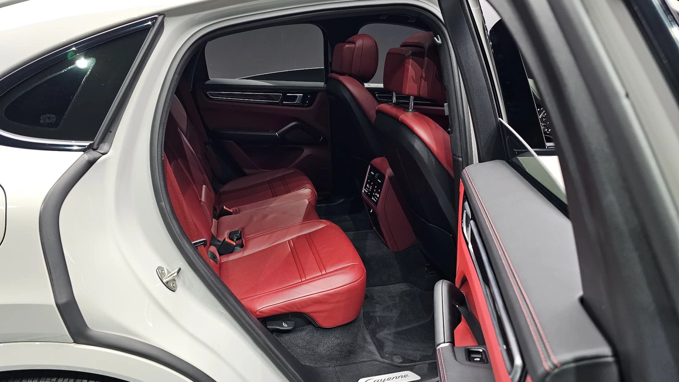 Porsche CAYENNE 3.0 Coupe, 2022 г. 40160 км. — фото 11