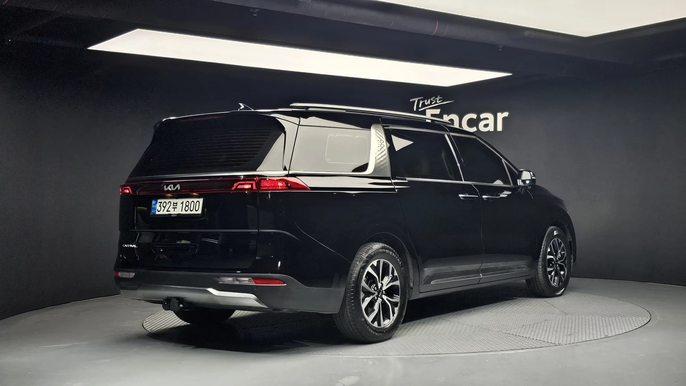 Kia Carnival 9-Seater Signature, 2021 г. 68633 км. — фото 2