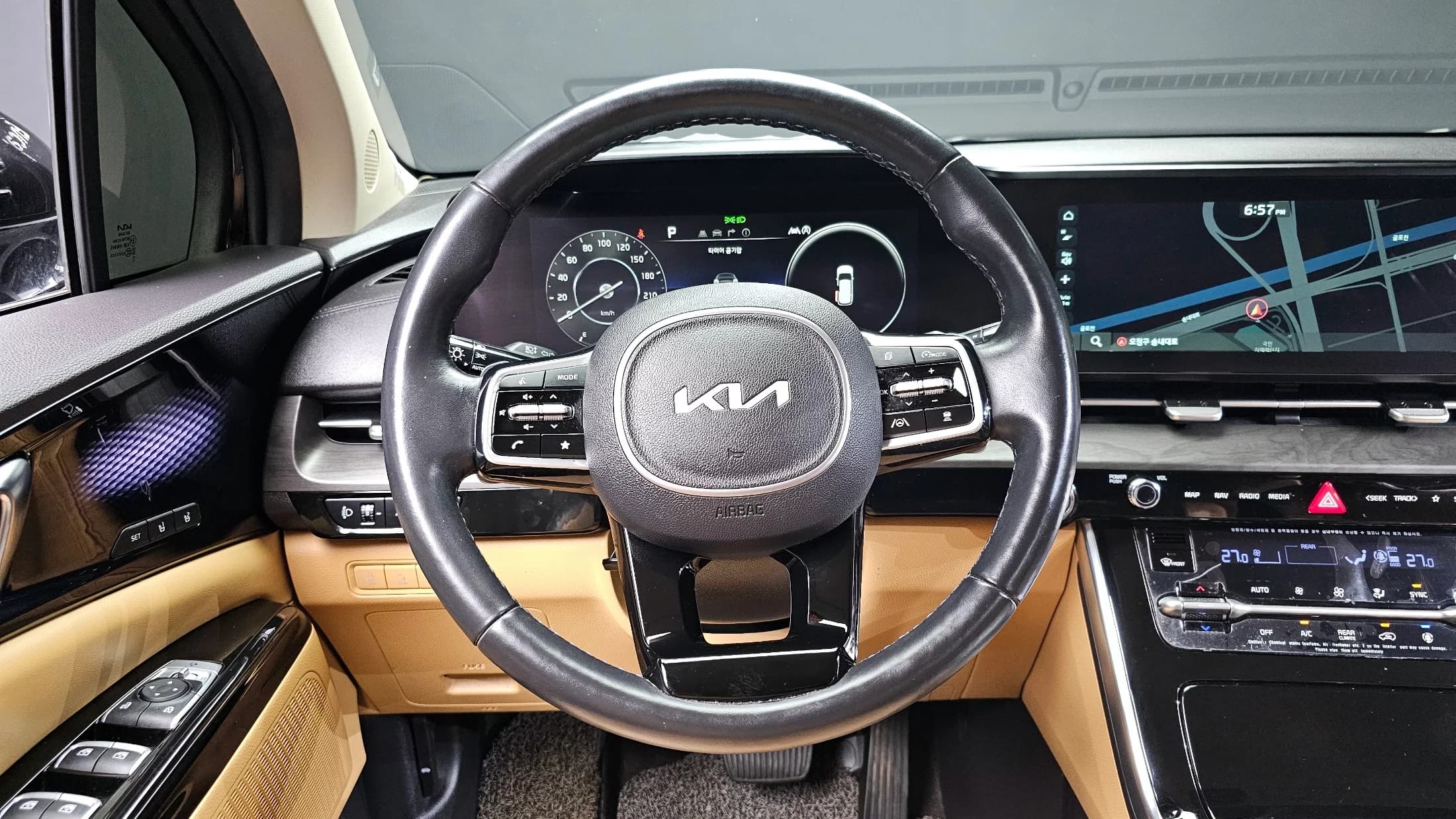 Kia Carnival 9-Seater Signature, 2021 г. 68633 км. — фото 13