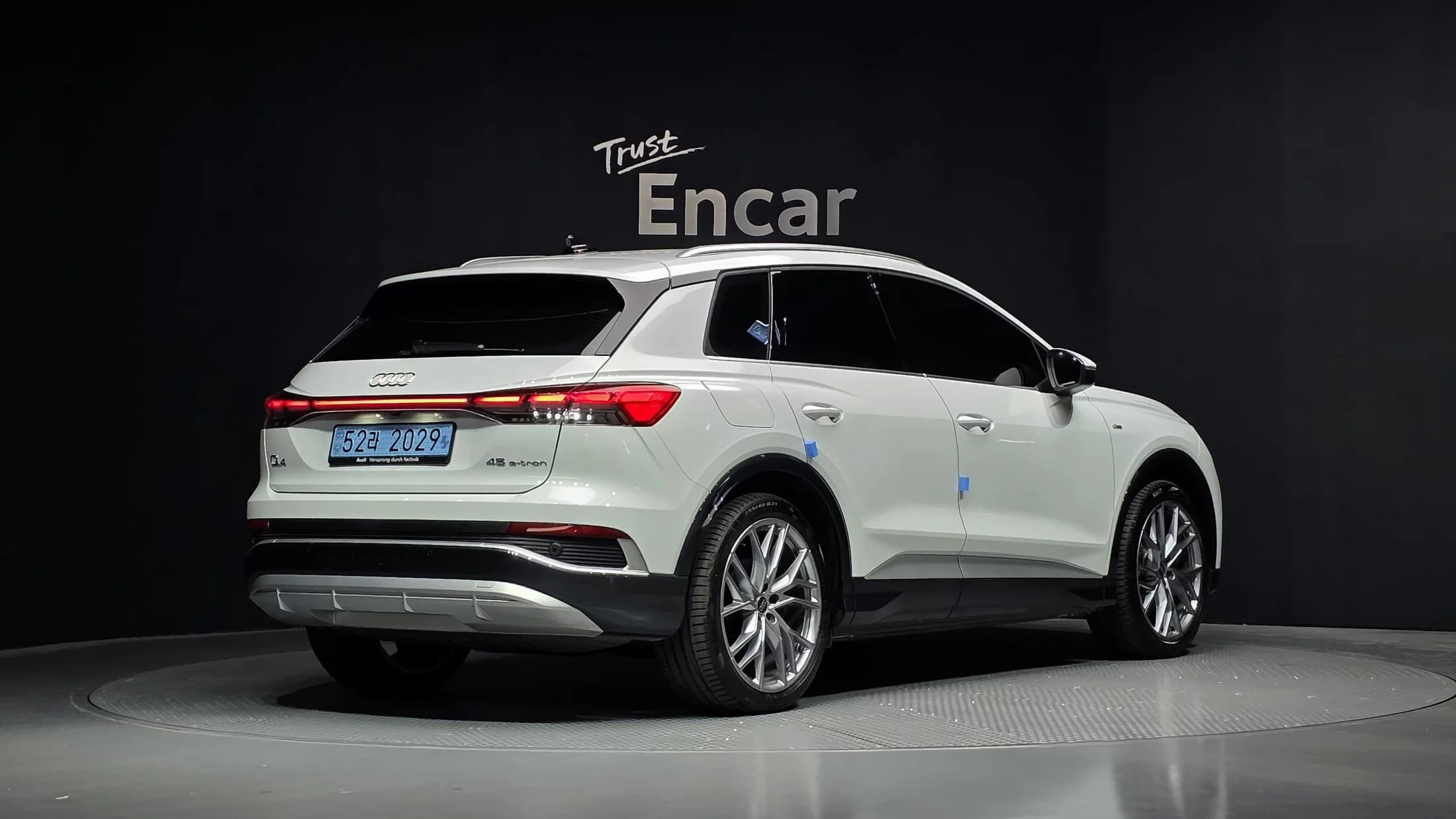 Audi Q4 e-tron 45 Premium, электромобиль, 2025 г. 9132 км. — фото 2
