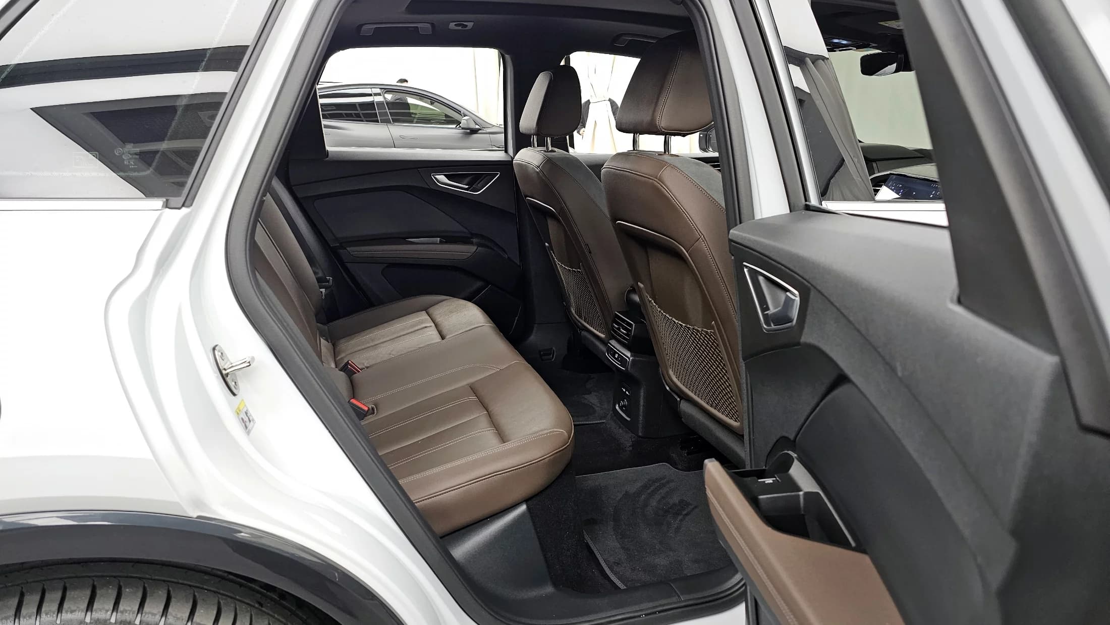 Audi Q4 e-tron 45 Premium, электромобиль, 2025 г. 9132 км. — фото 12